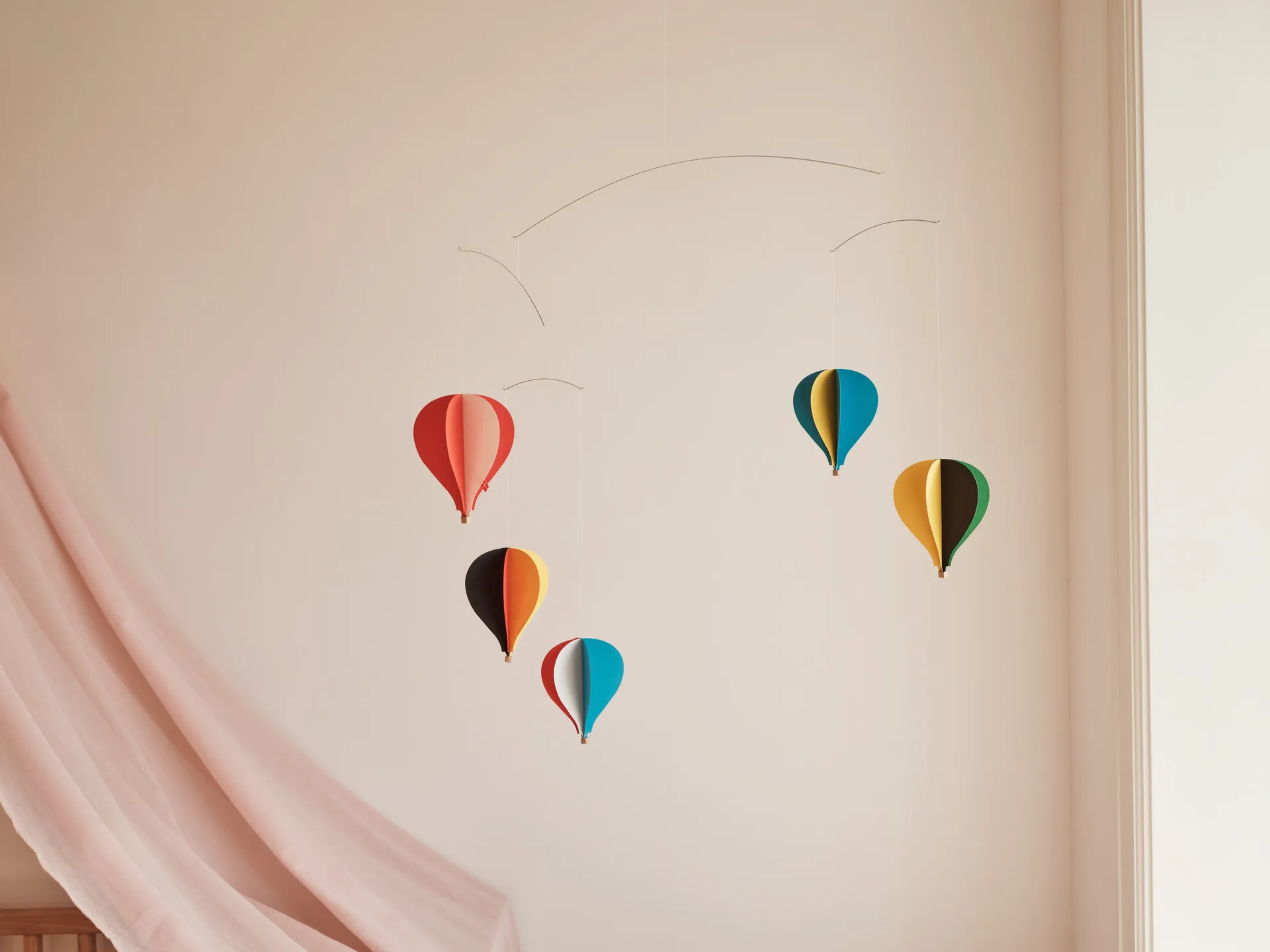 Balloon mobile, multi Flensted Mobiles