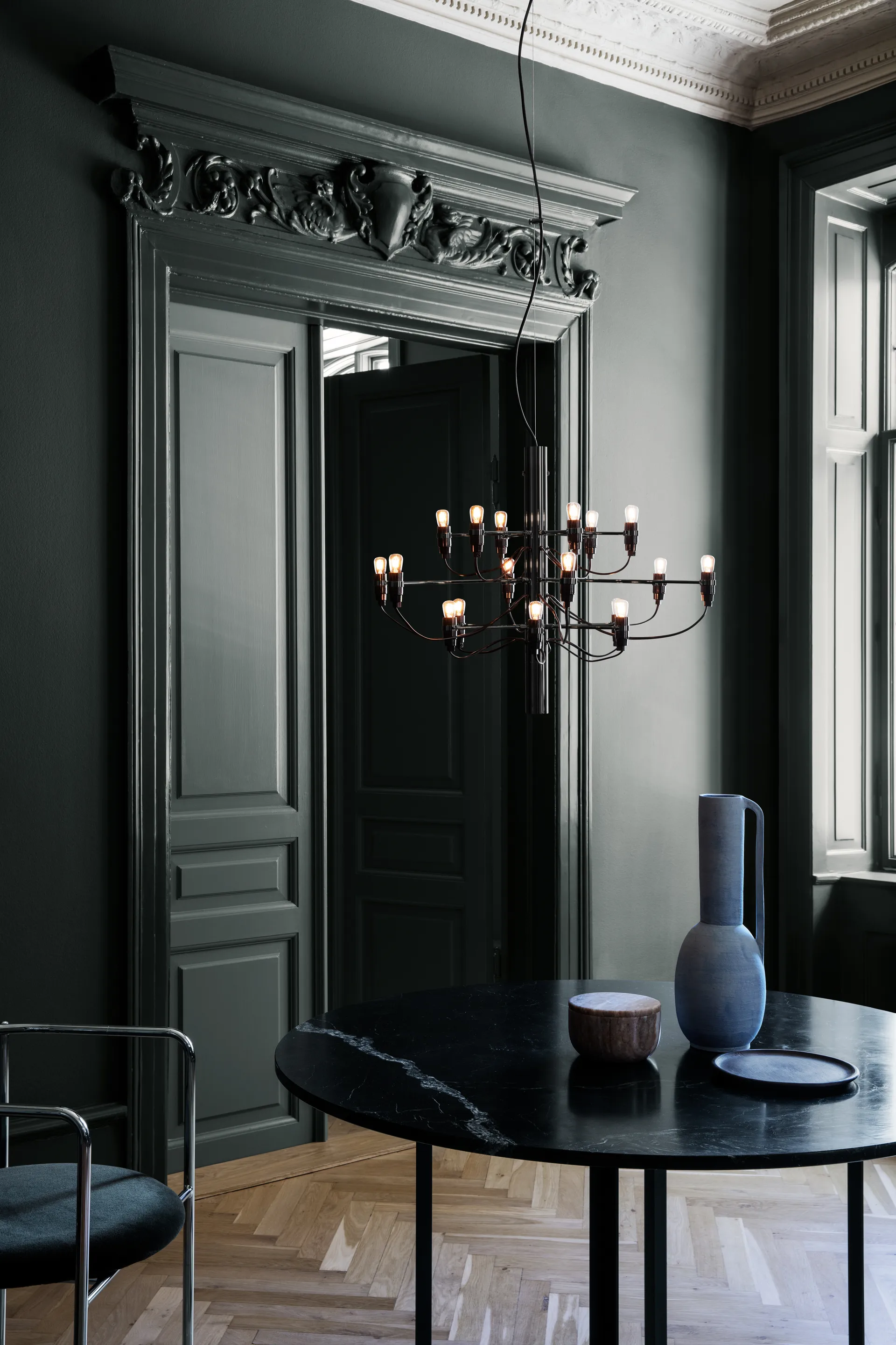 2097 Sarfatti chandelier LED, Matte black 18 lamps Flos