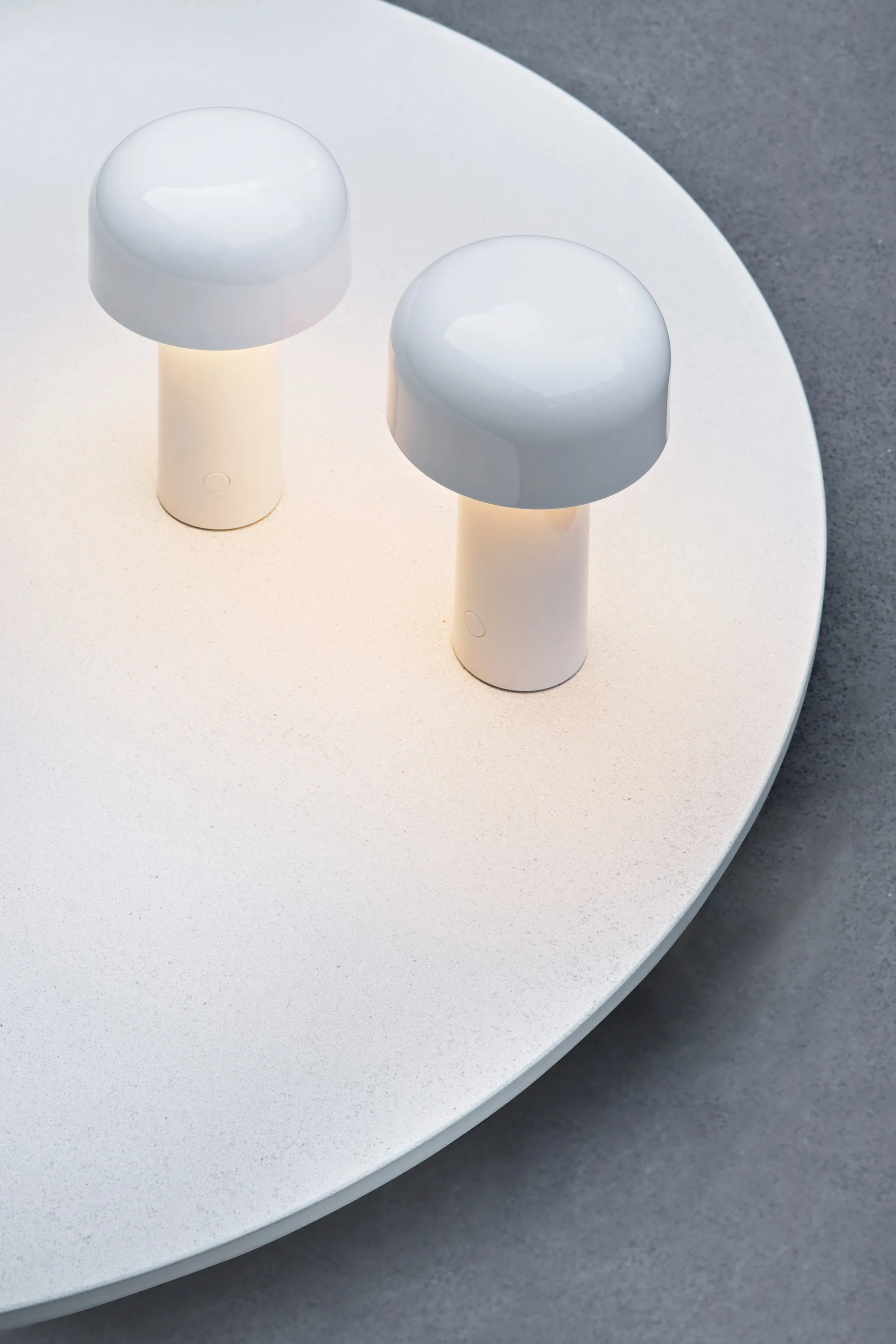 Bellhop portable table lamp, White, IP54 (indoor/outdoor) Flos