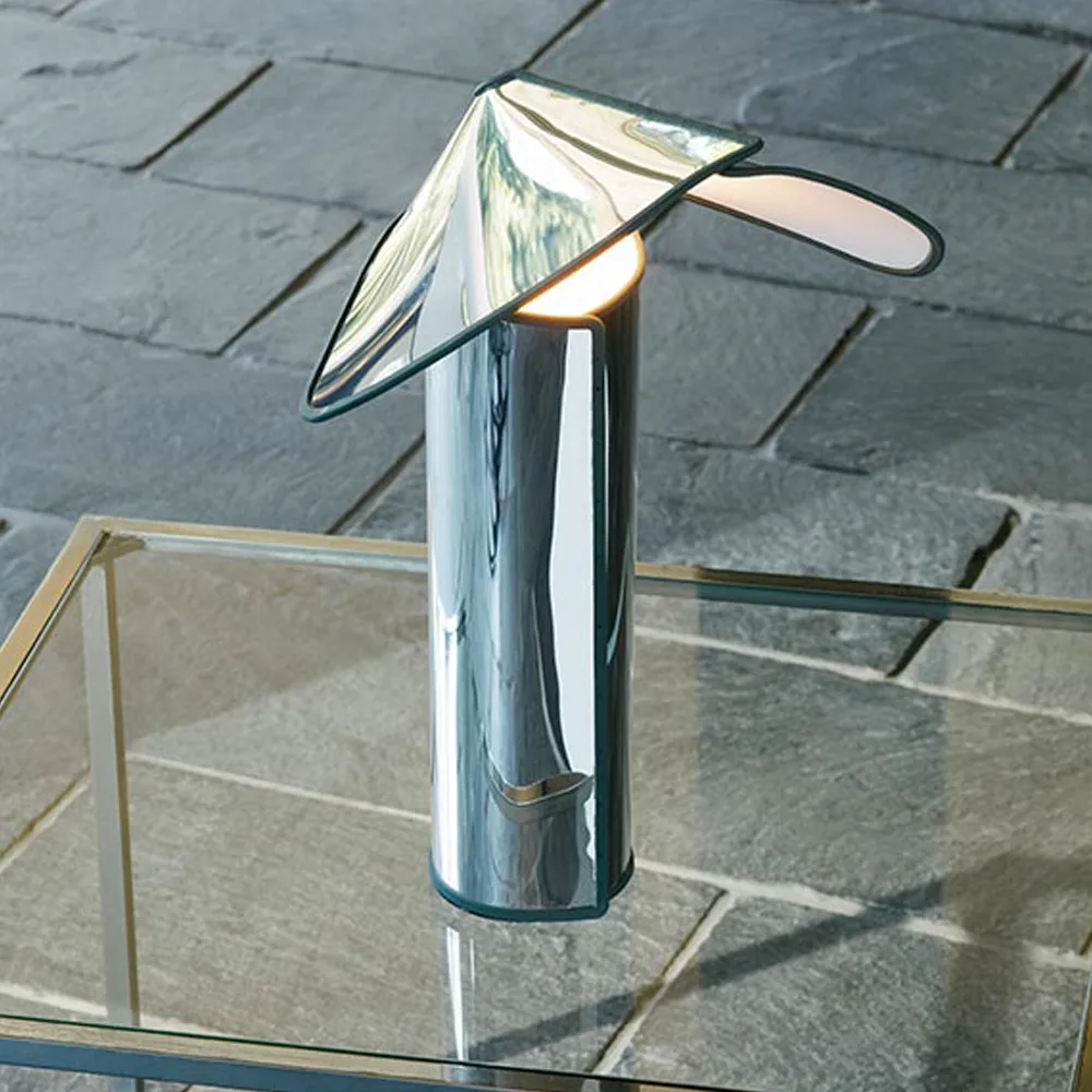 Chiara T table lamp, Aluminum, anthracite edge Flos