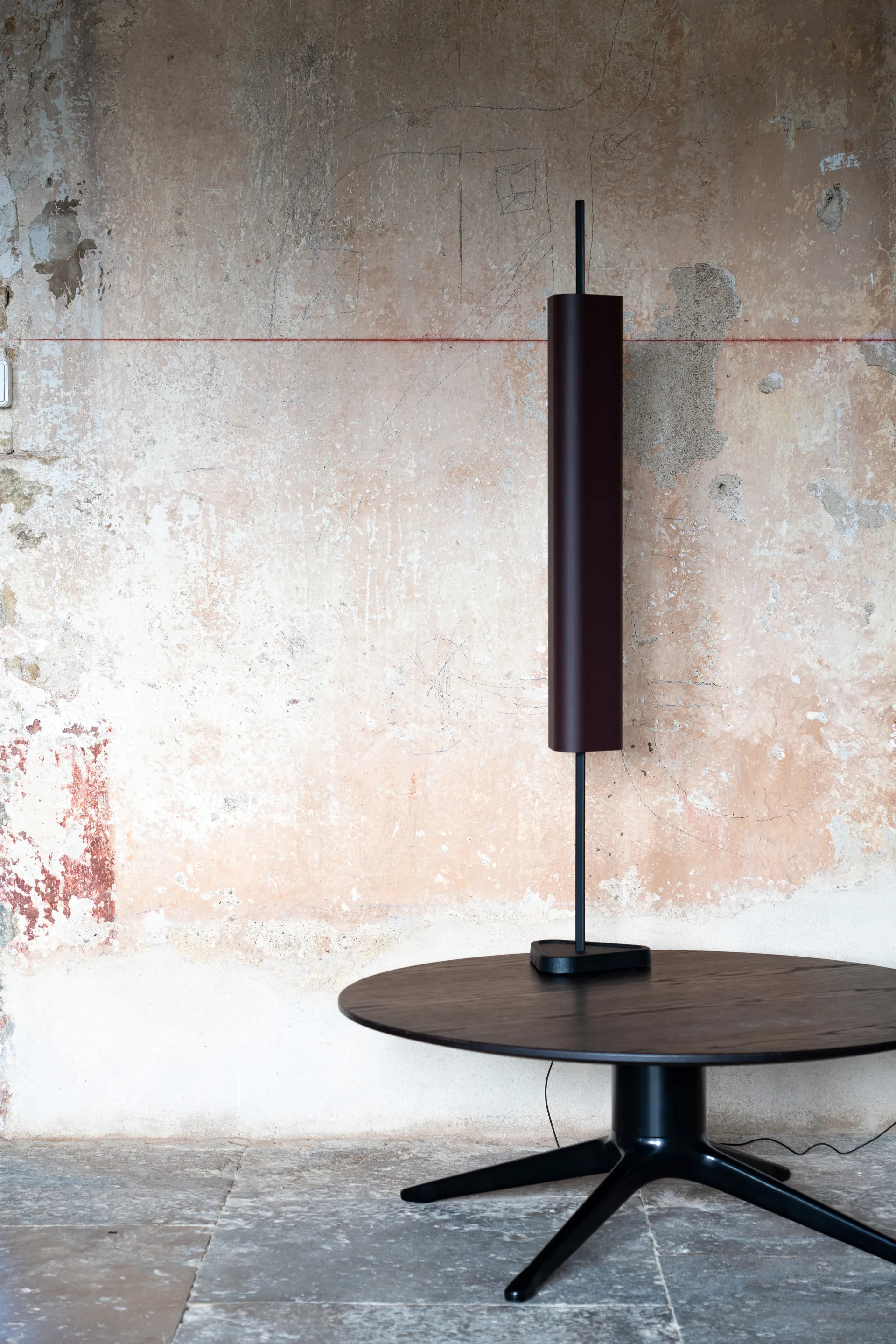 EMI table lamp 114 cm, Deep blue Flos