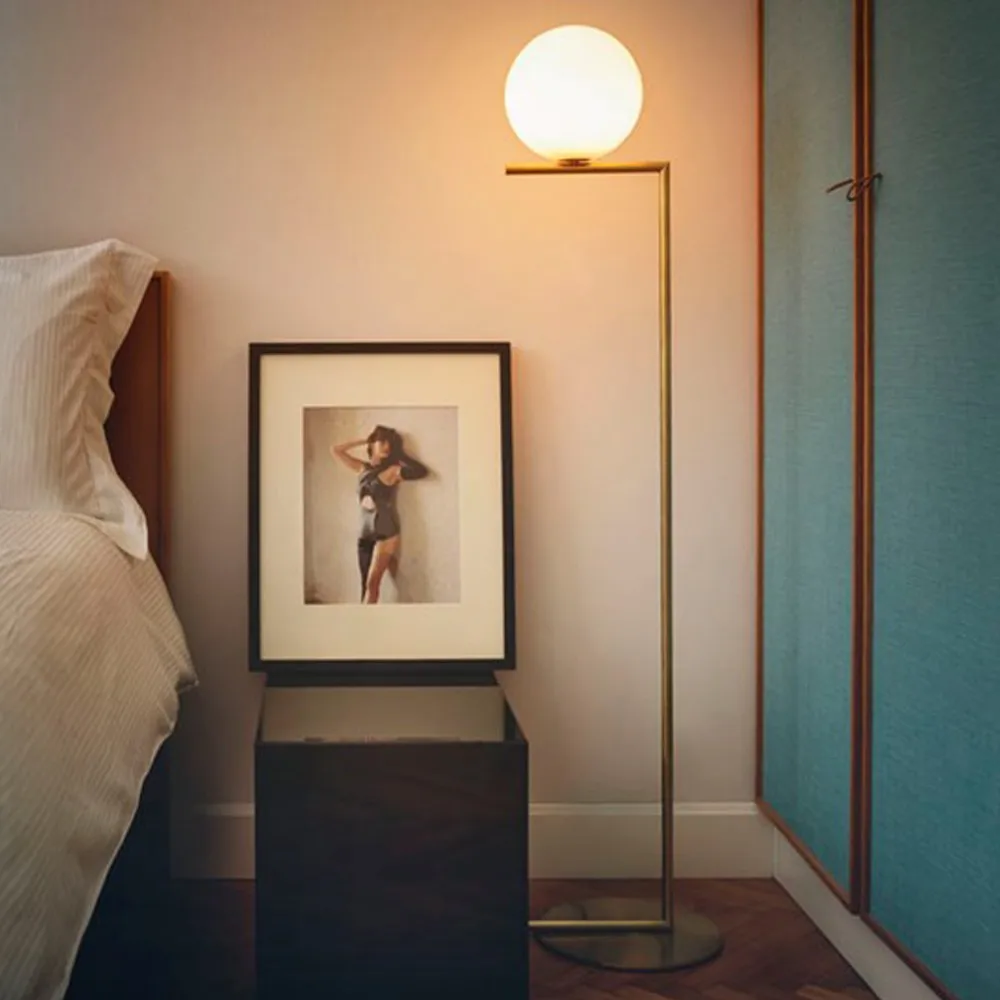 IC Lights F2 floor lamp, Black, opal Flos