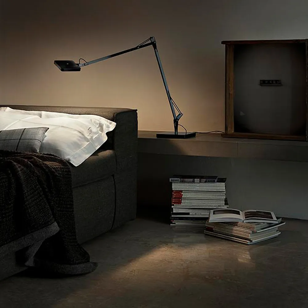 Kelvin T LED table lamp, Anthracite Flos