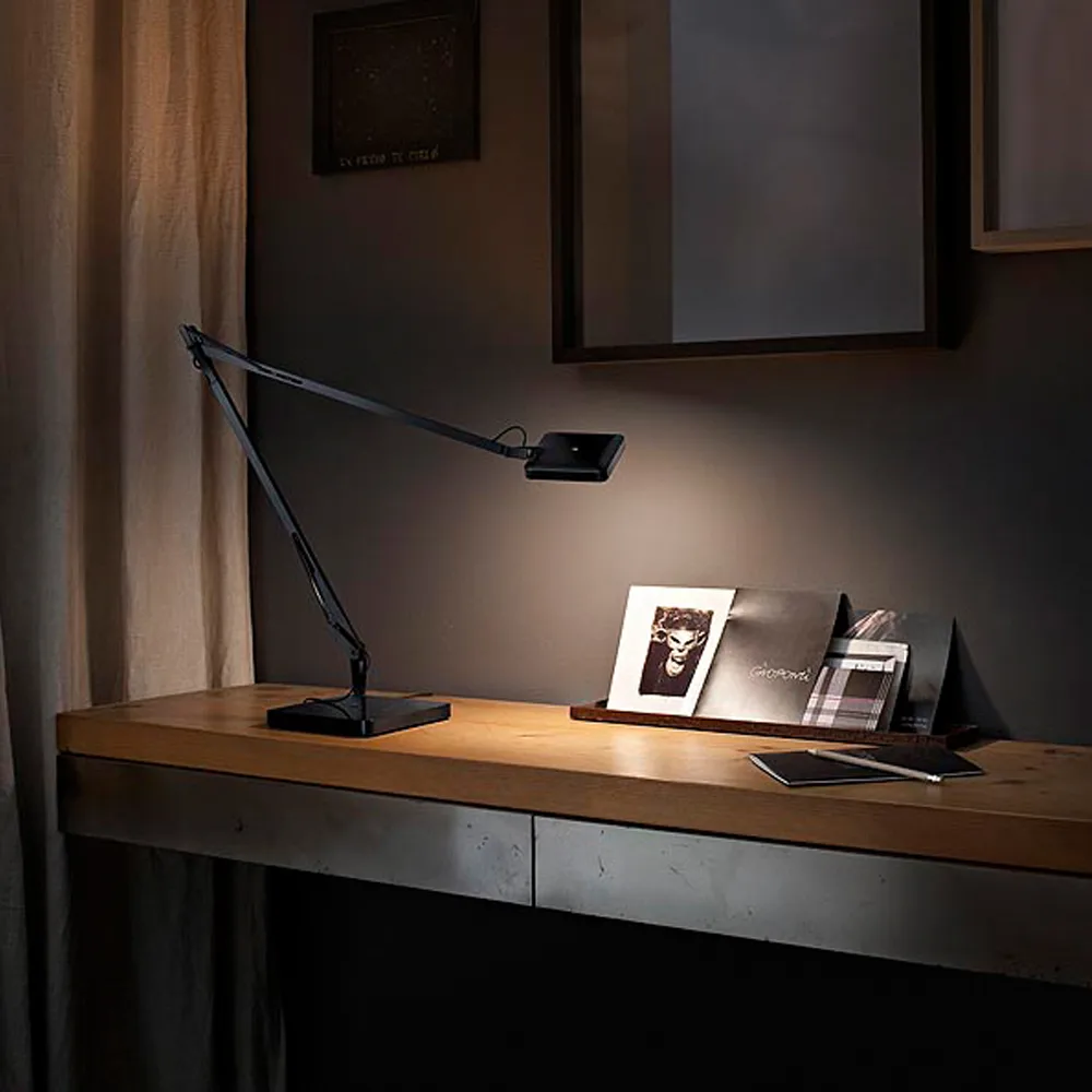 Kelvin T LED table lamp, Anthracite Flos