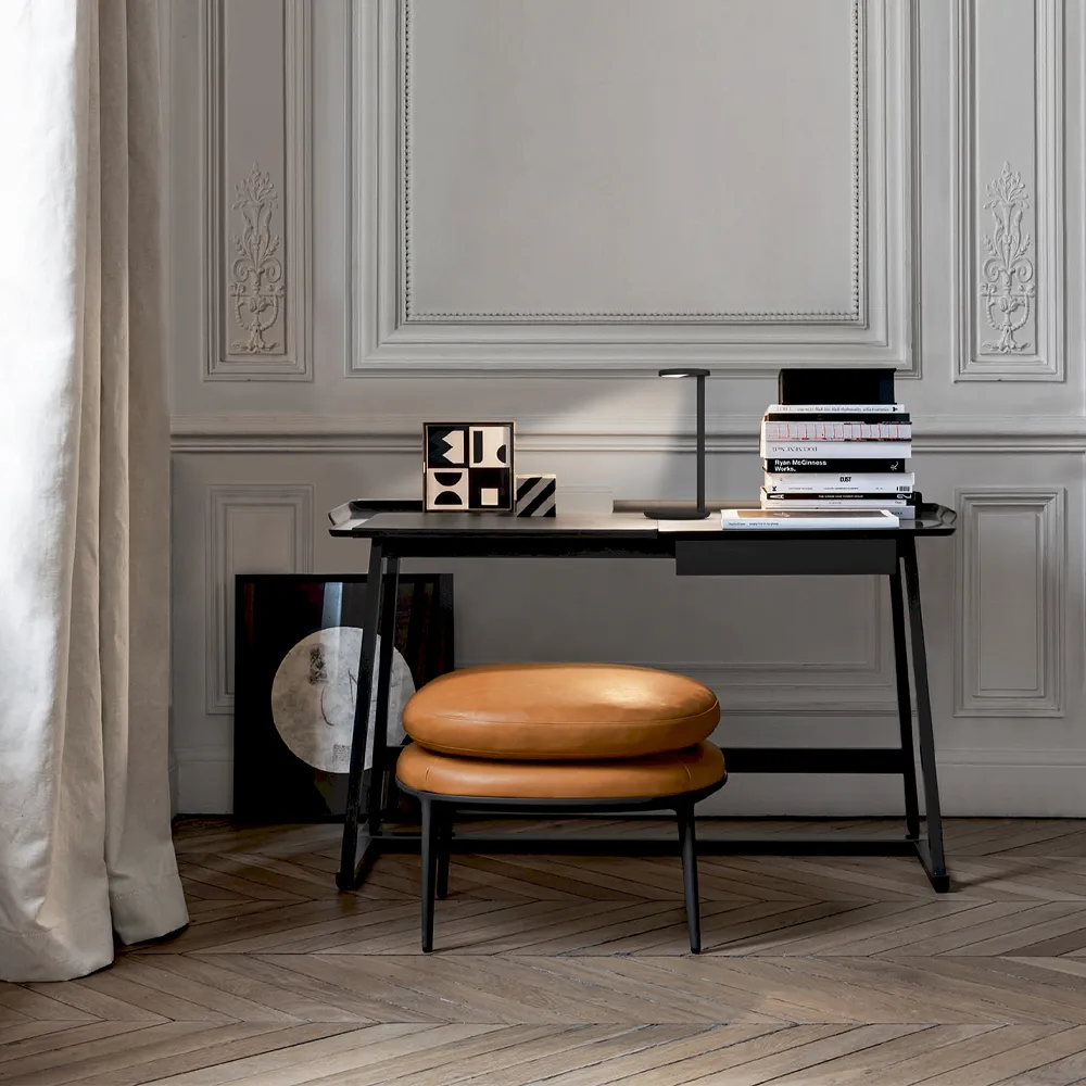 Oblique Qi table lamp, White Flos