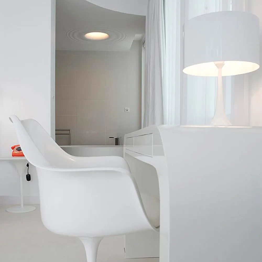 Spun Light T2 table lamp, White Flos