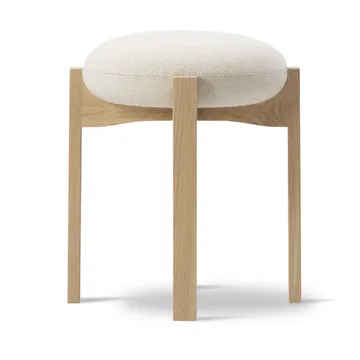 Pioneer low stool - Hallingdal 200-lacquered oak - Fredericia Furniture