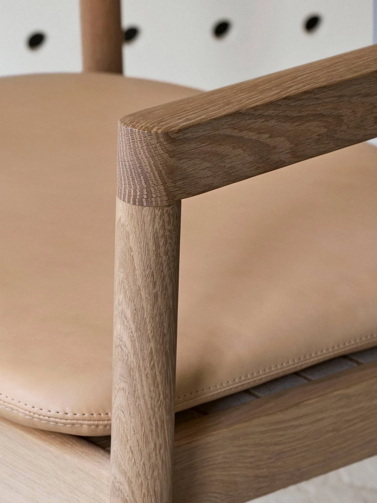 Post lounge chair, Vegeta leather-light oiled oak Fredericia Furniture