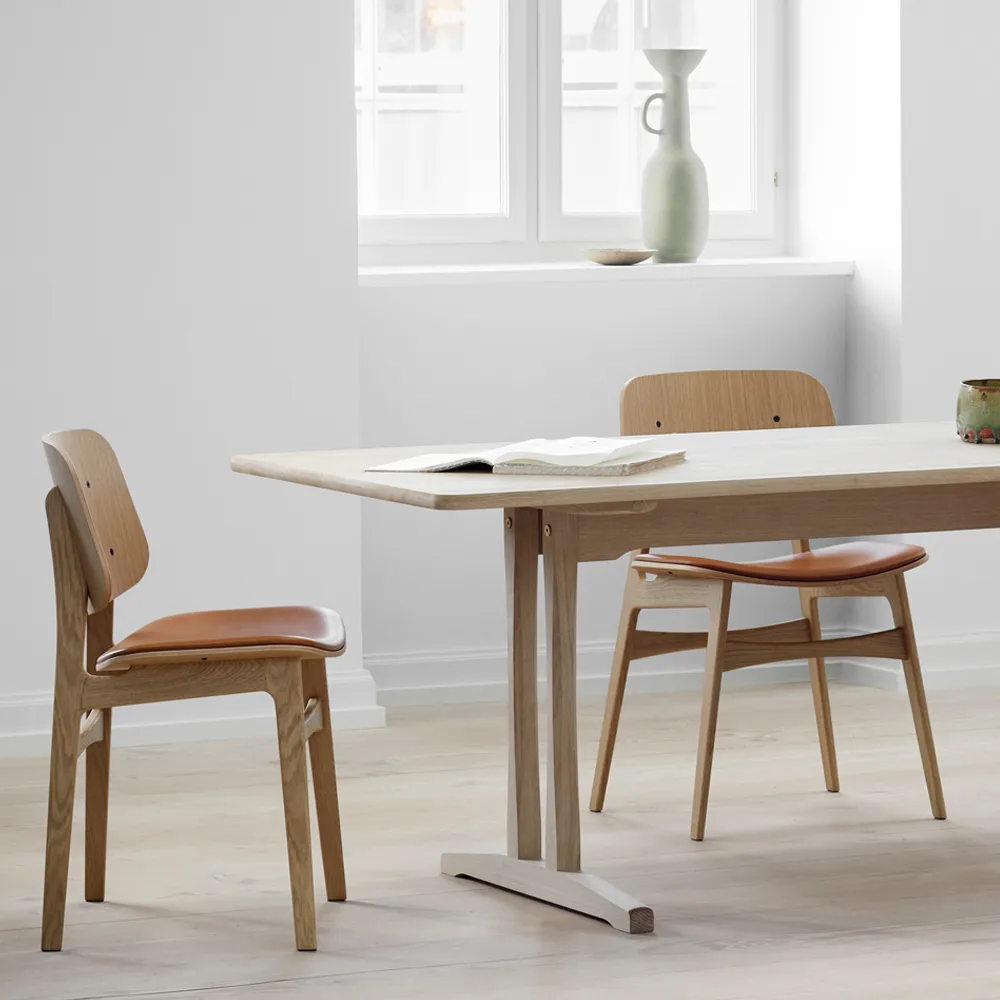 Søborg 3051 wood chair upholstered seat, Leather Omni black-black lacquer. oak Fredericia Furniture