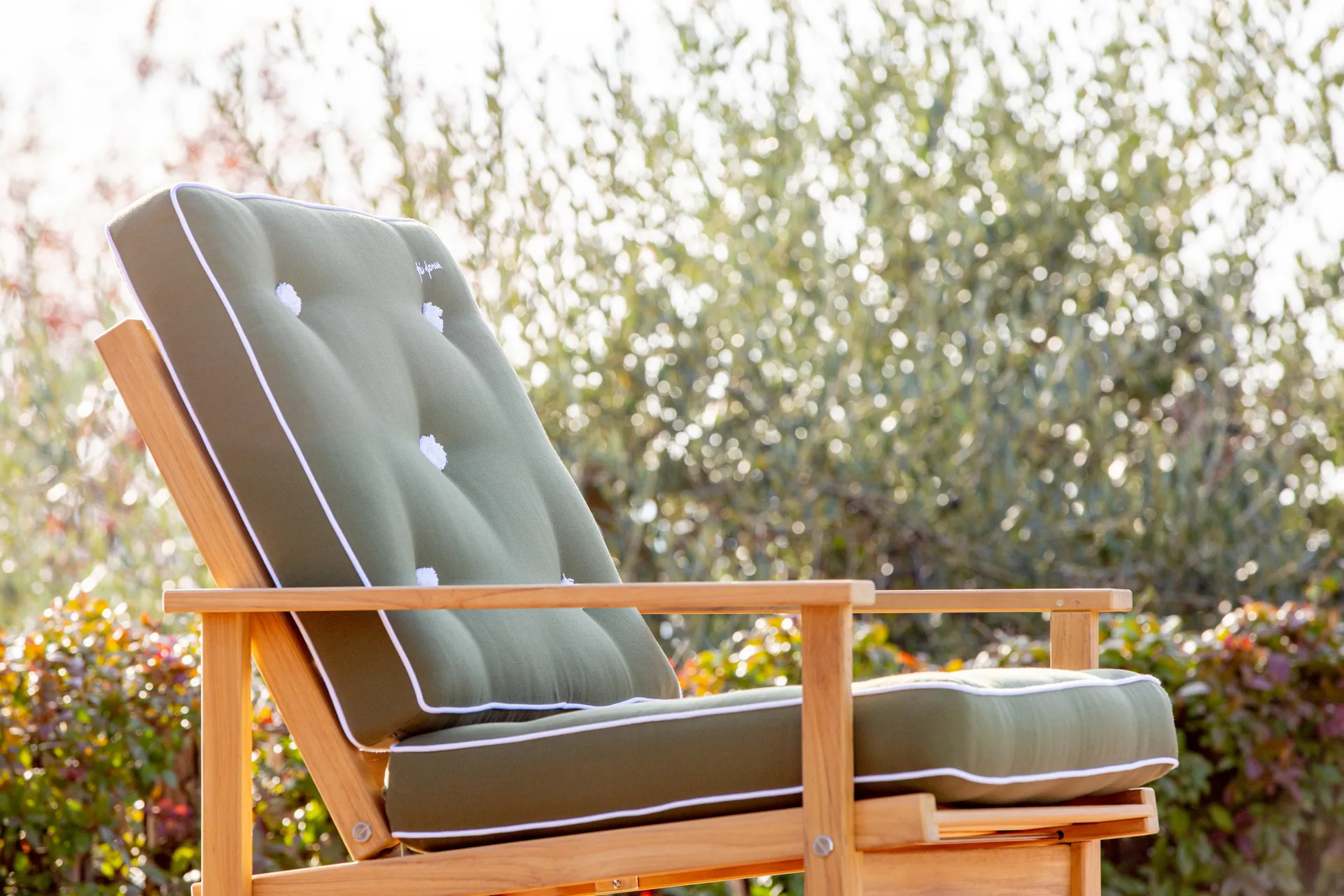 05 armchair, Teak Fri Form