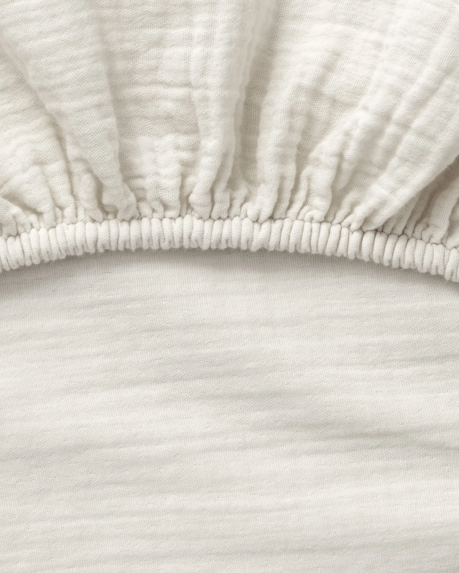 Eggshell Muslin fitted sheet, 160x200x30 cm Garbo&Friends