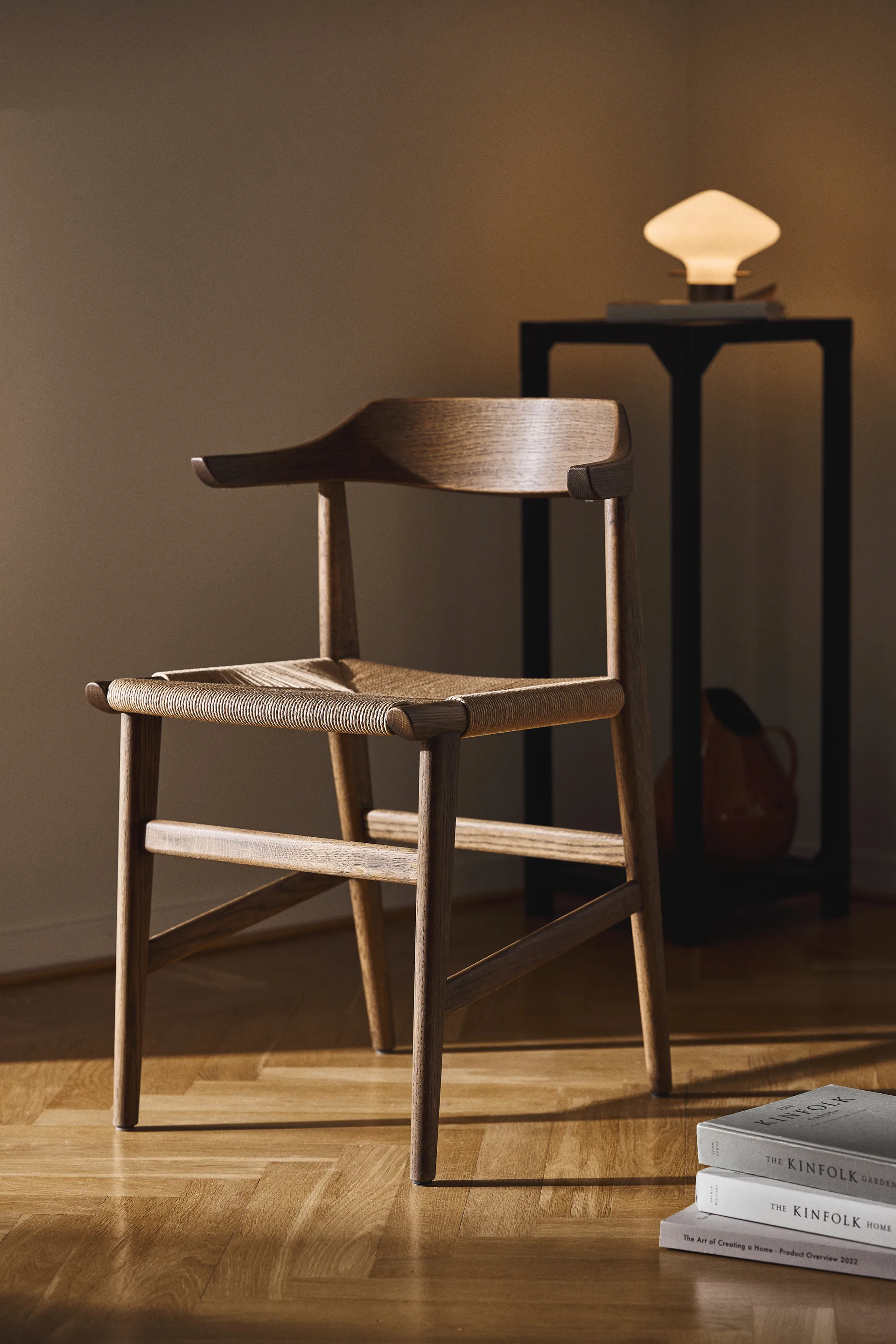 Bleck pedestal veneer, Beech-black stain Gärsnäs