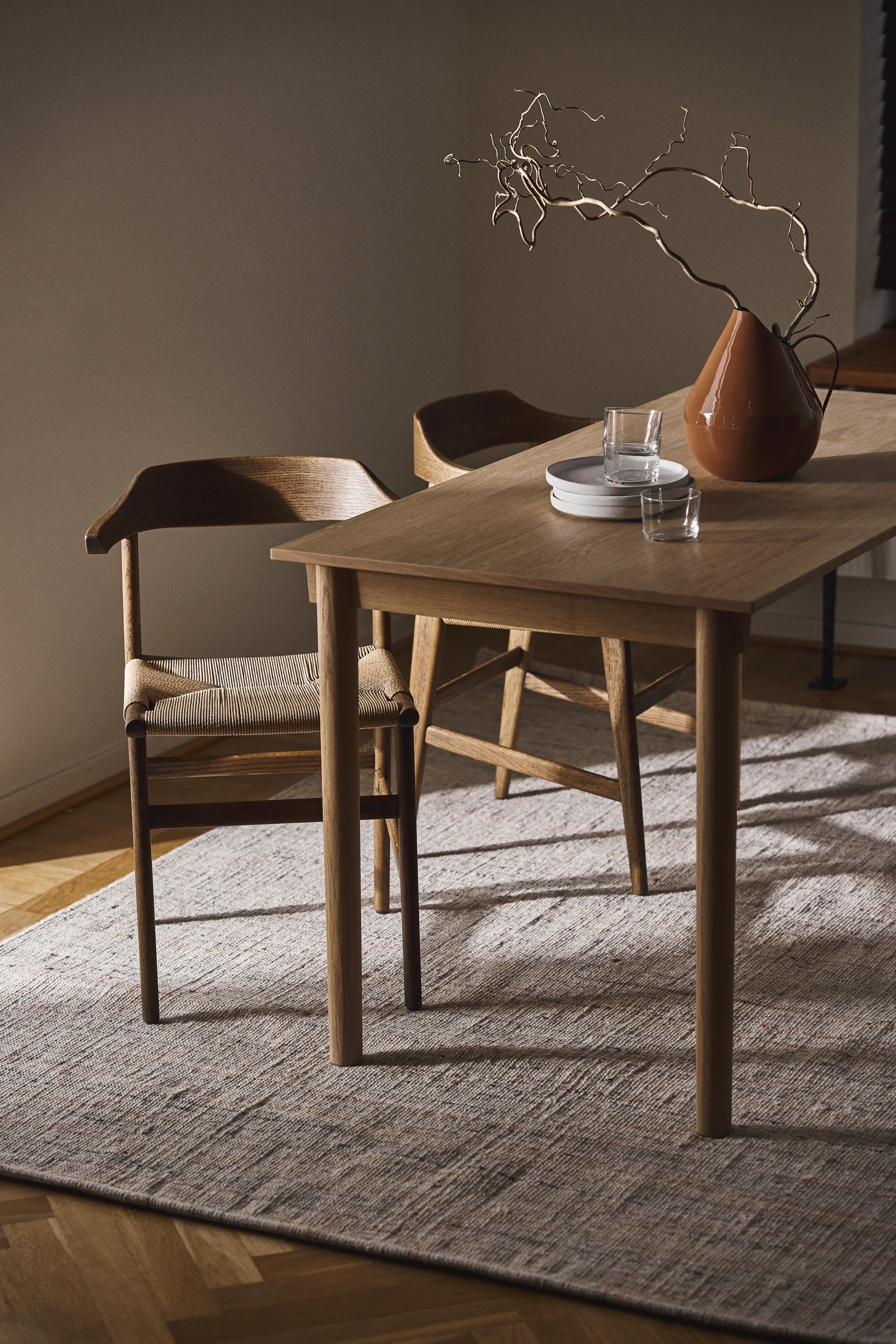 Hedda armchair, Oak-black-paper cord natural Gärsnäs