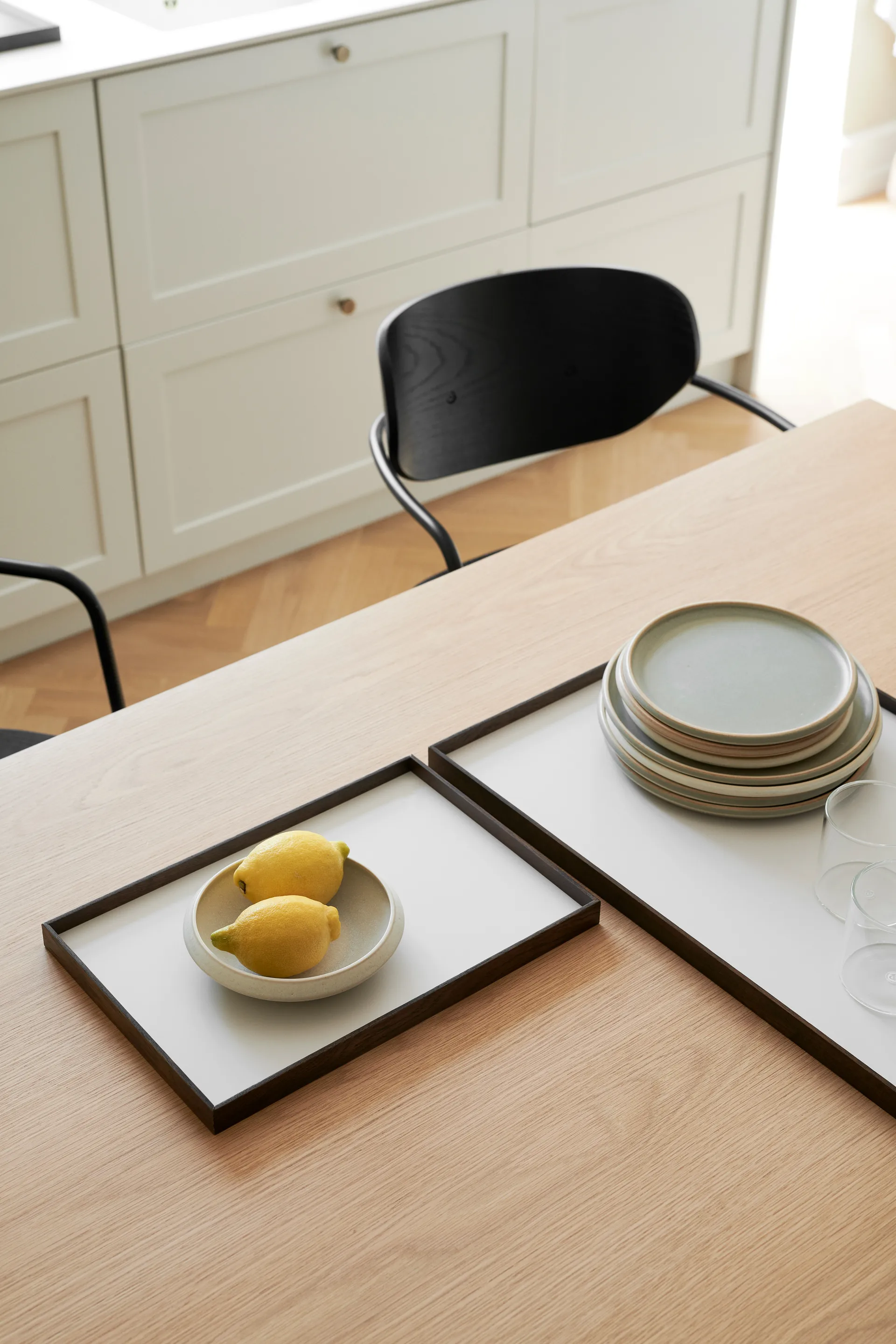 Frame tray large 35.5x50.6 cm, Smoked oak-beige Gejst