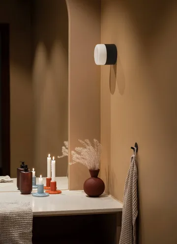 Hubble wall light, flush mount - White-black - Globen Lighting