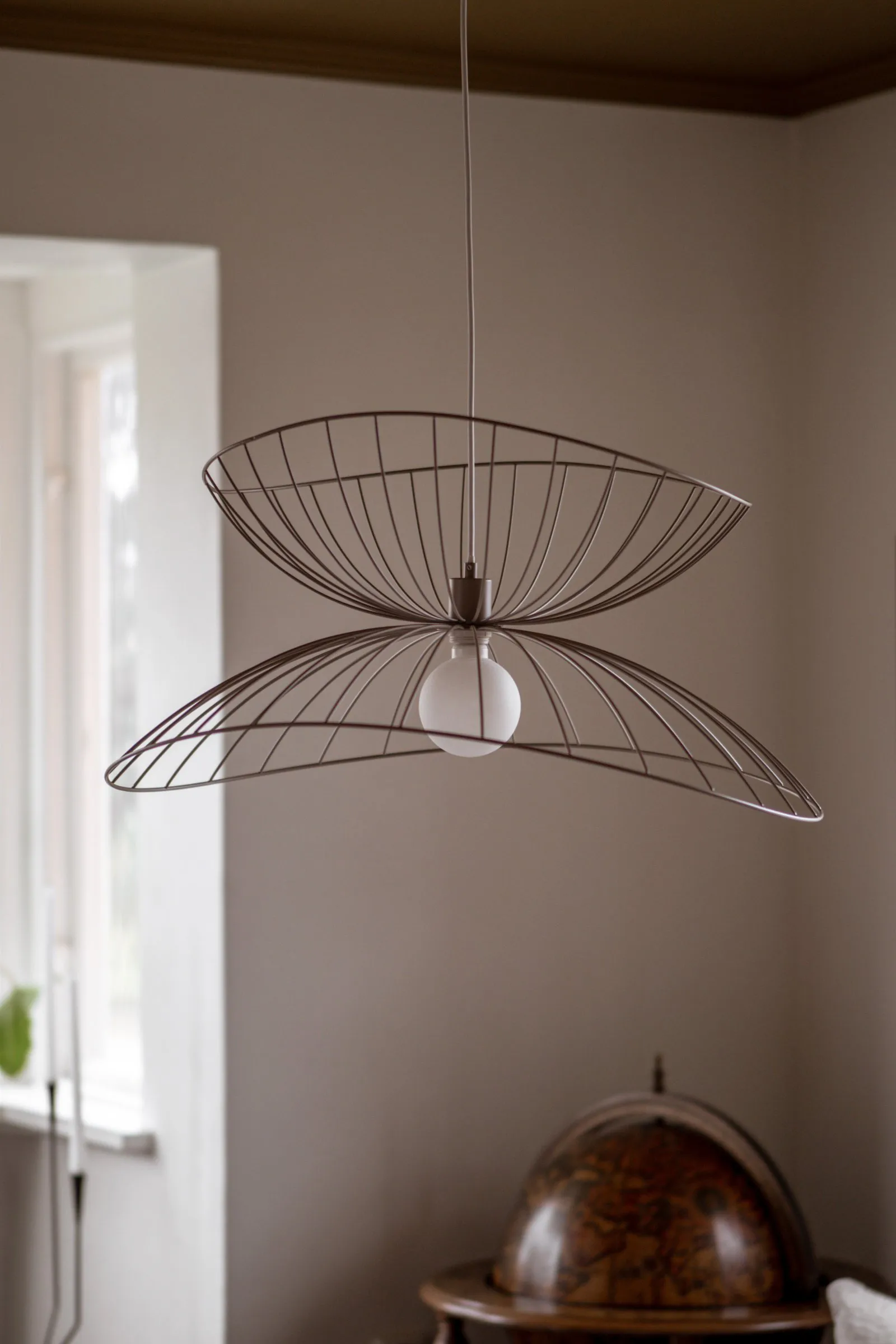 Ray ceiling lamp Ø70 cm, Mud Globen Lighting