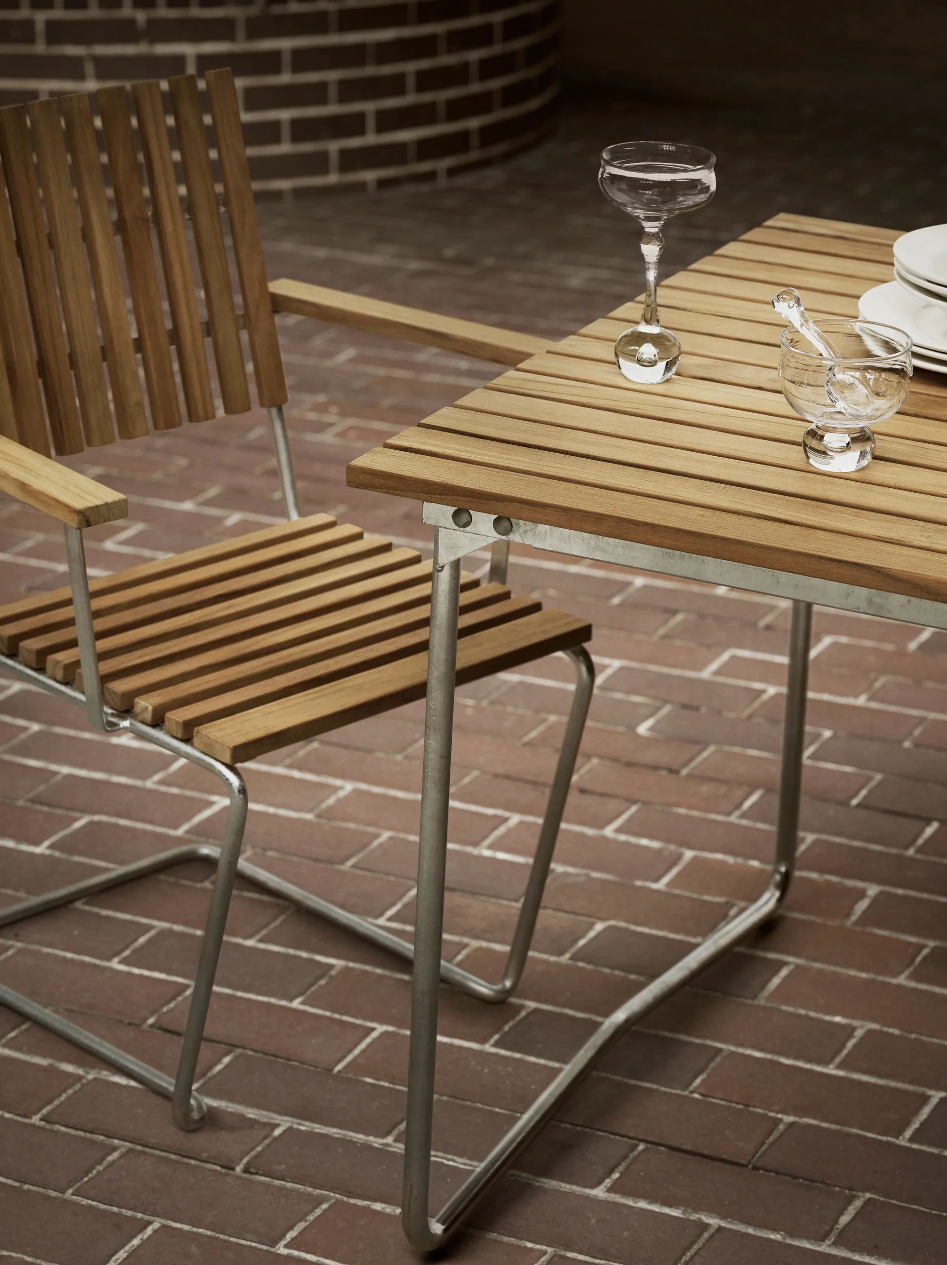 Bovik armchair, Teak-hot-dip galvanized frame Grythyttan Stålmöbler