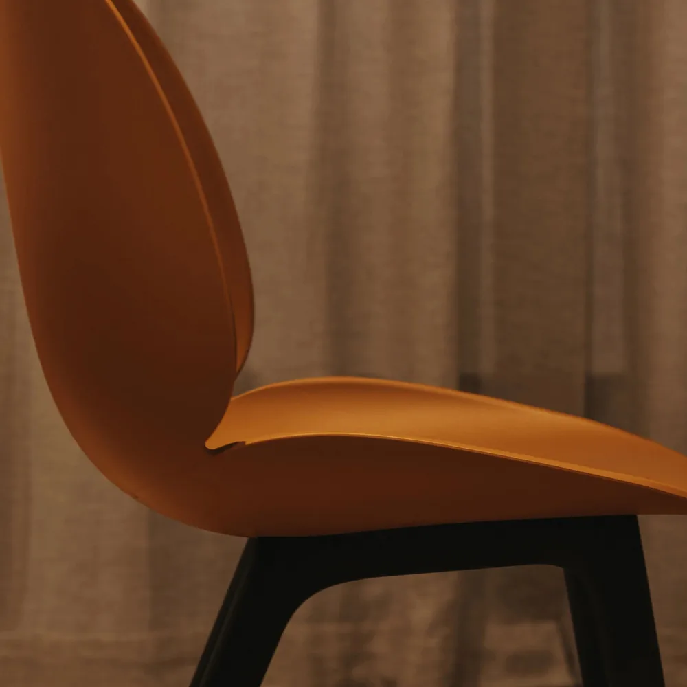 Beetle Plastic chair, Sweet pink, black leg GUBI