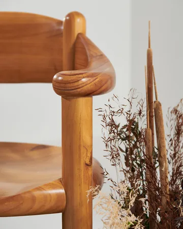 Daumiller chair with arms - Golden pine - GUBI