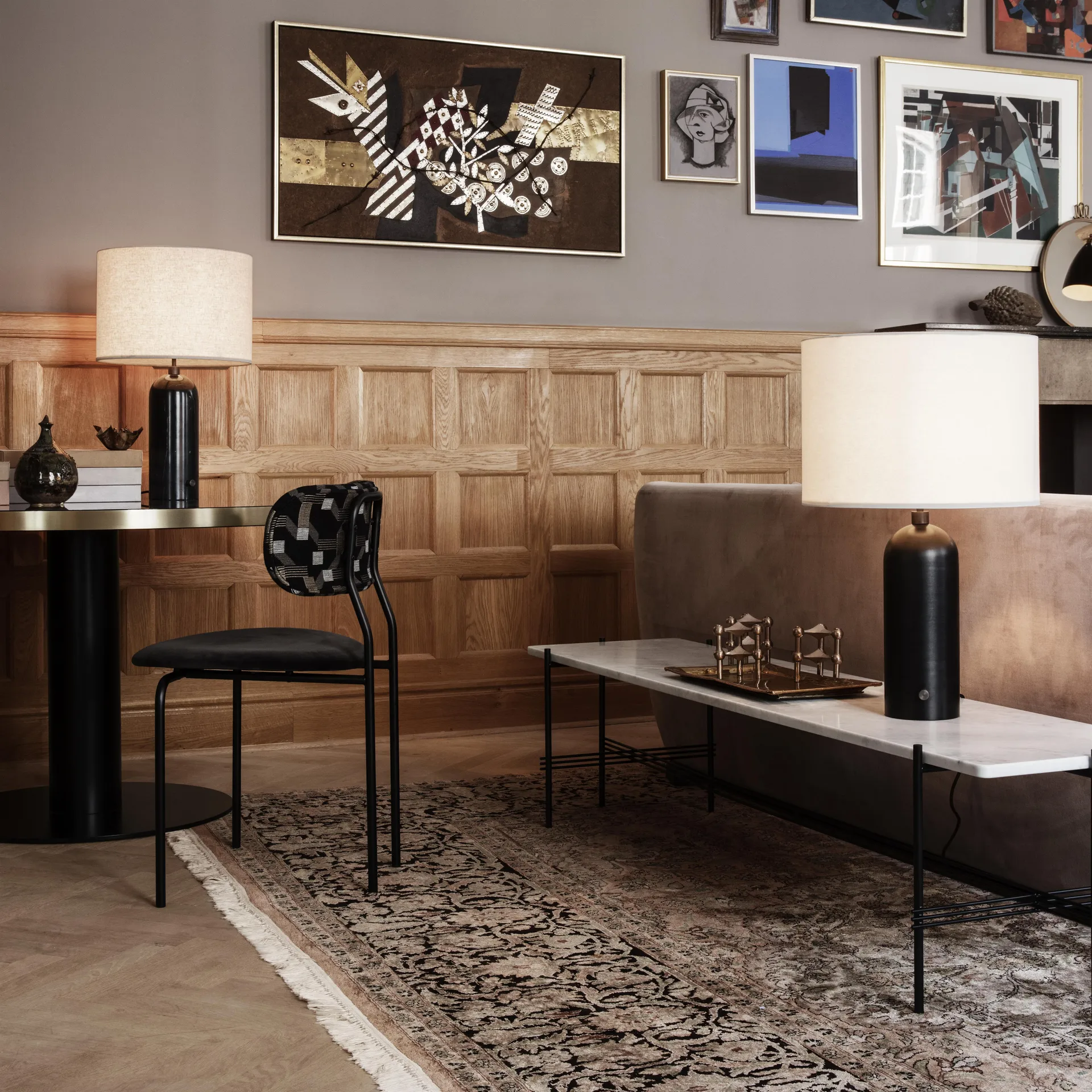 Gravity S table lamp, blackend steel + white shade GUBI