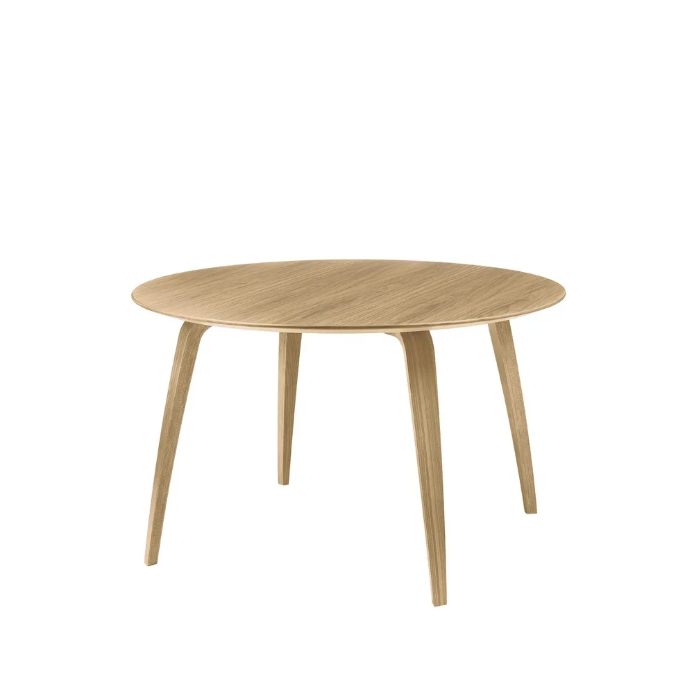 Gubi round dining table, Oak GUBI
