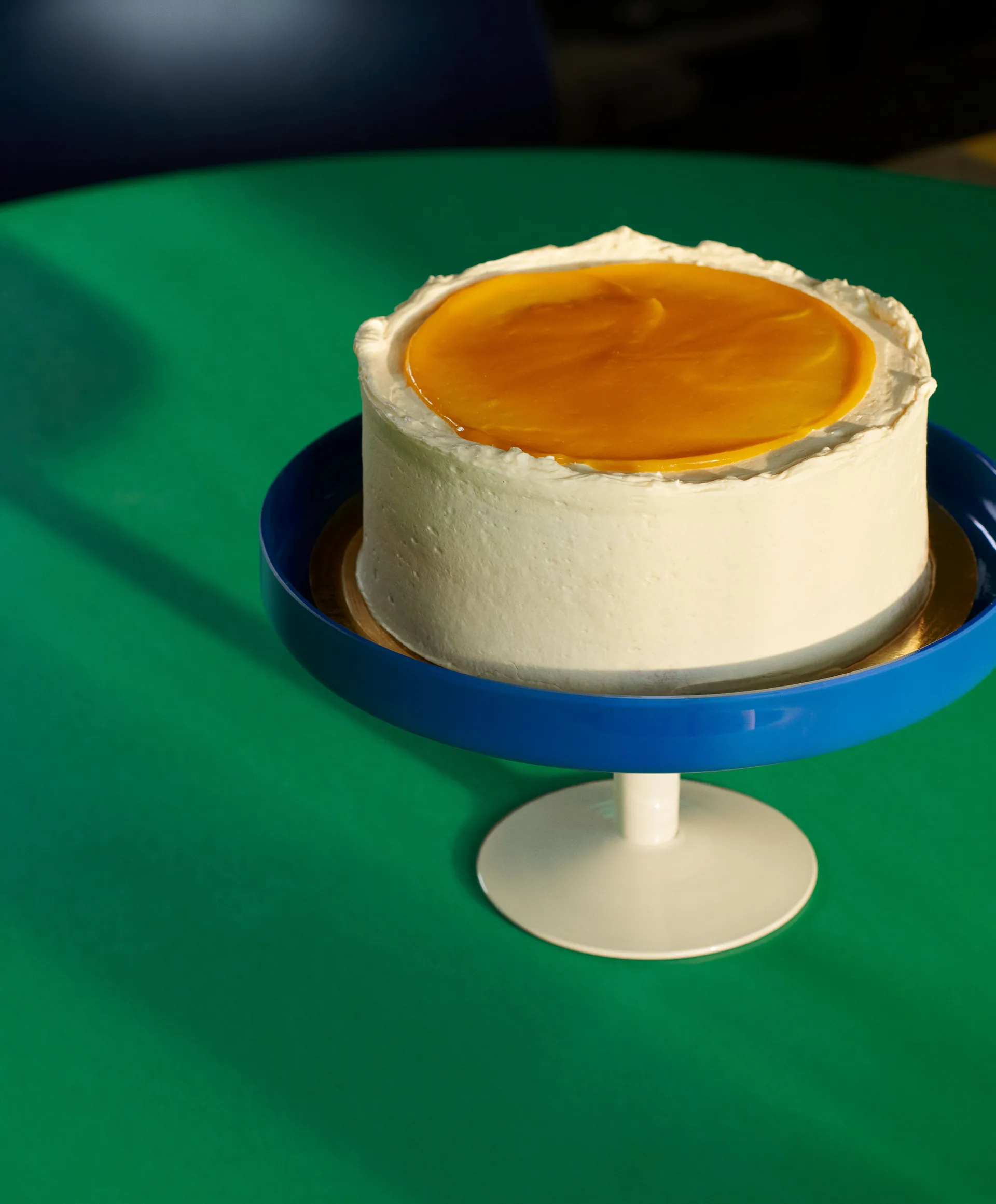 Display cake stand on foot Ø26.5 cm, Blue-beige HAY