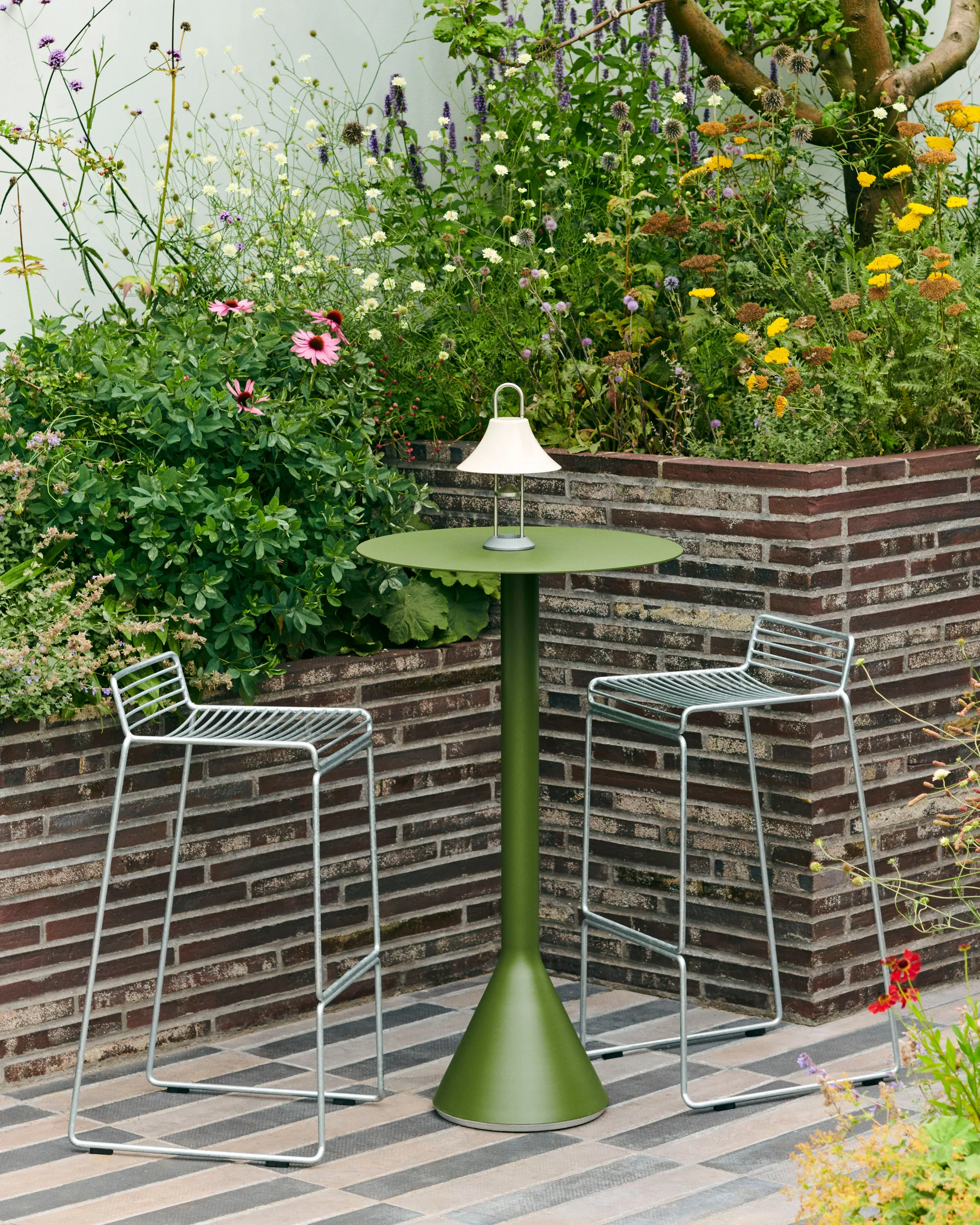 Mousqueton portable table lamp, Oyster white HAY