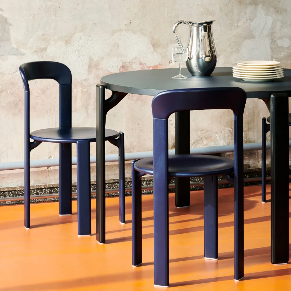 Rey chair, umber brown HAY