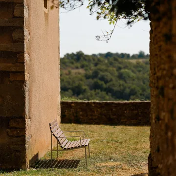 Traverse Lounge bench with armrests - Oiled ash - HAY