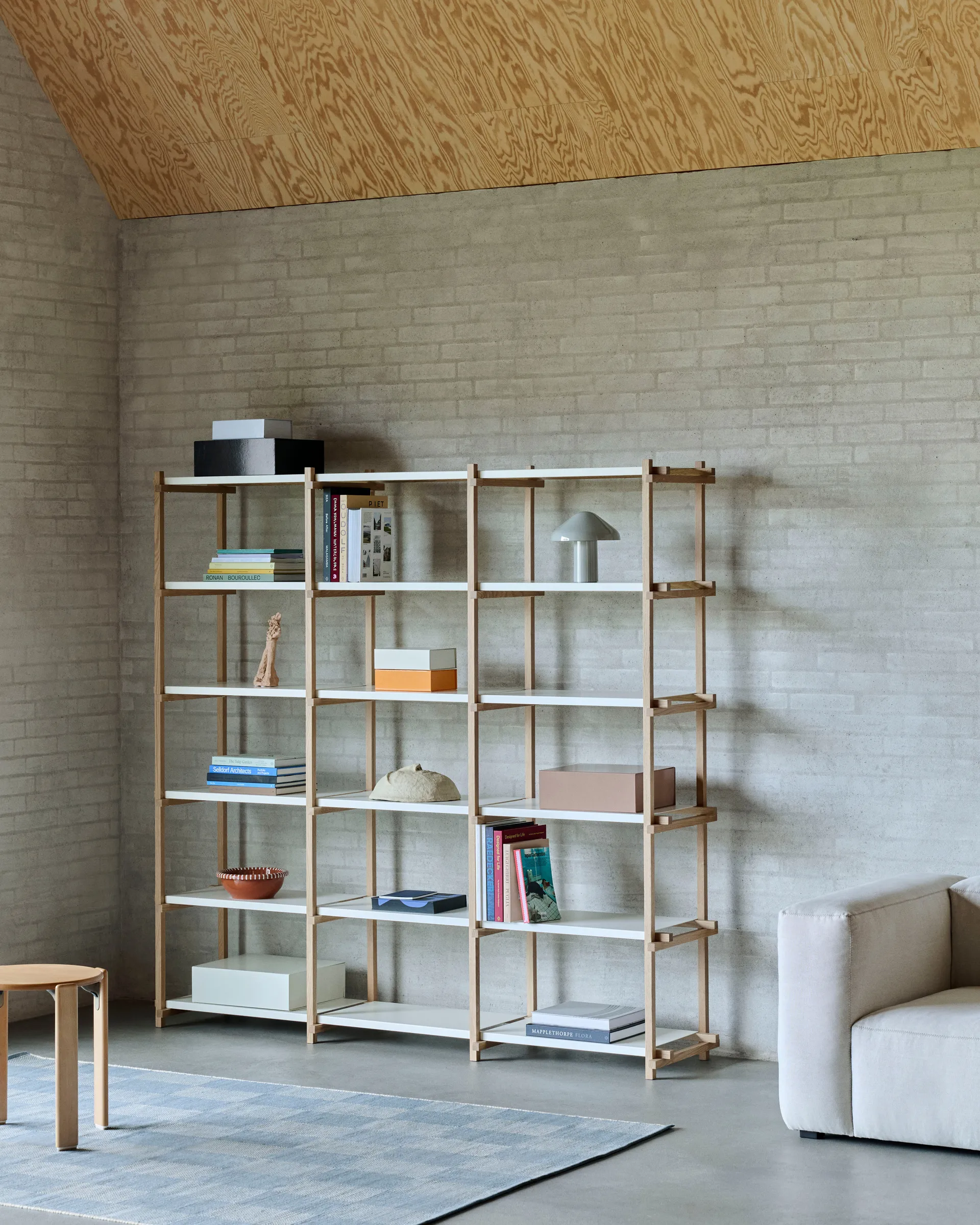 Woody shelf, Oak-almond white, high HAY