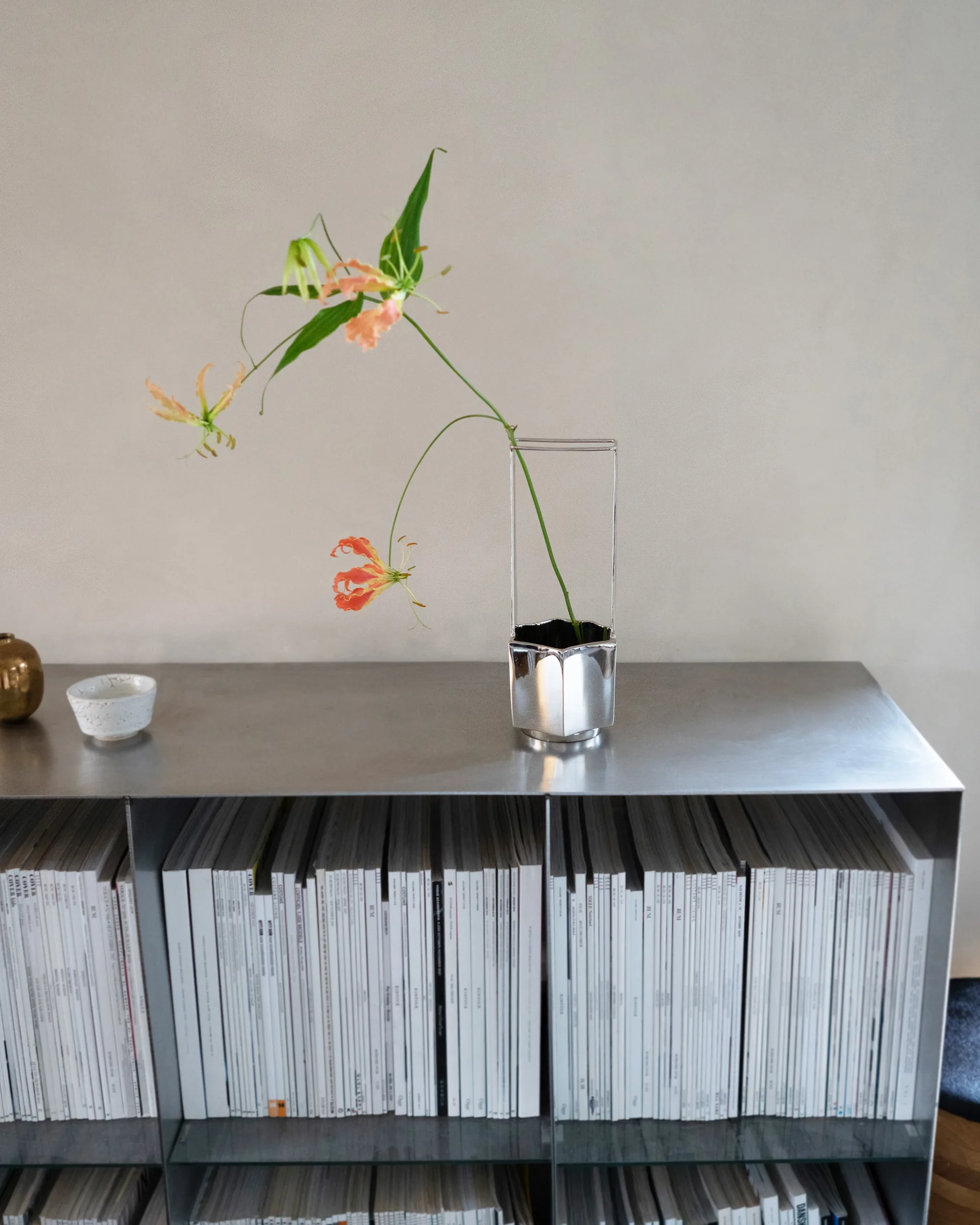 Ikebana vase 30 cm, Nickel Hein Studio