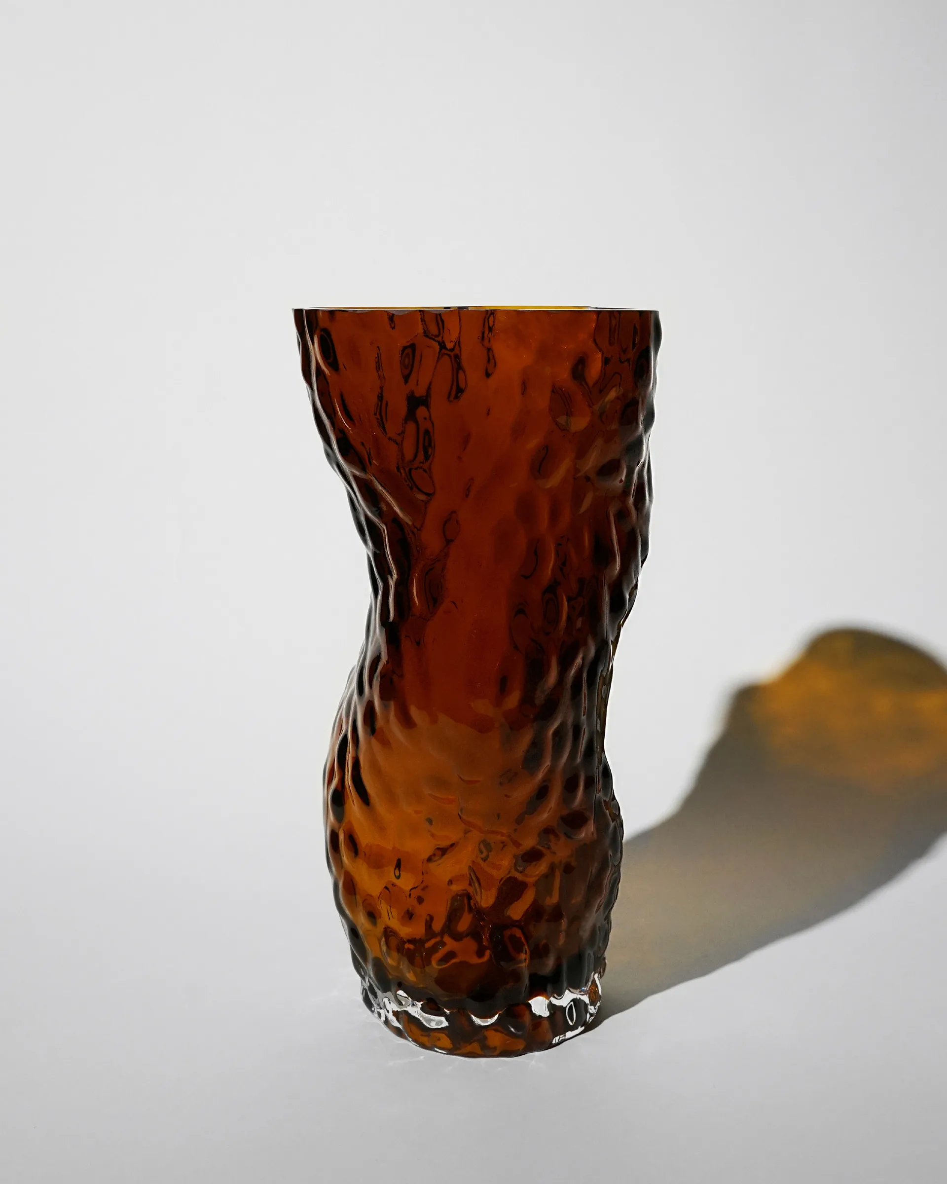 Ostrea Rock glass vase 30 cm, Rust Hein Studio