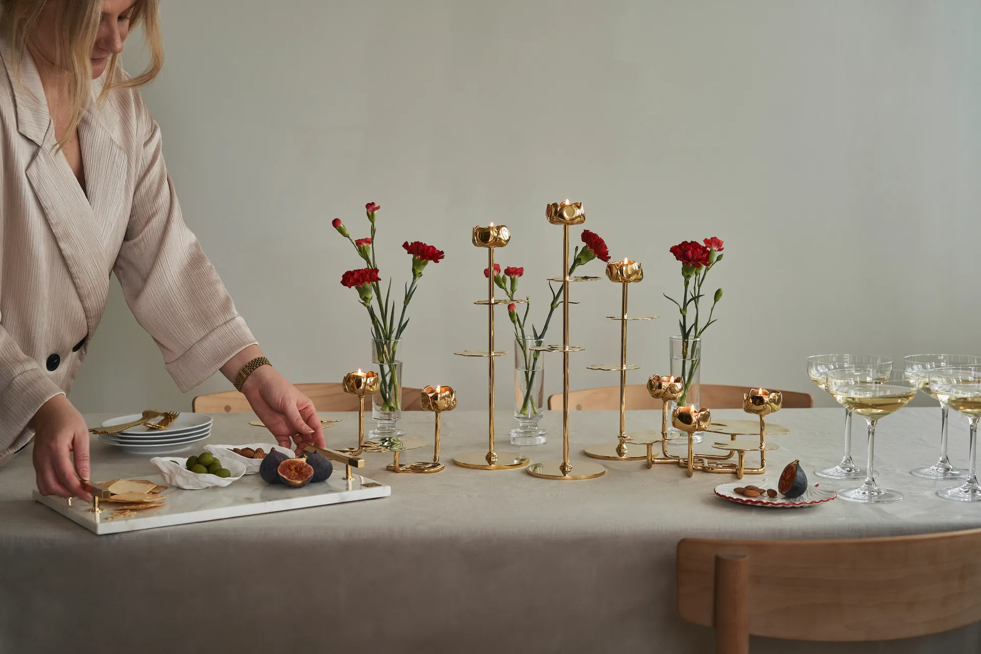 Ninfea Alta candlestick 40 cm, Brass Hilke Collection