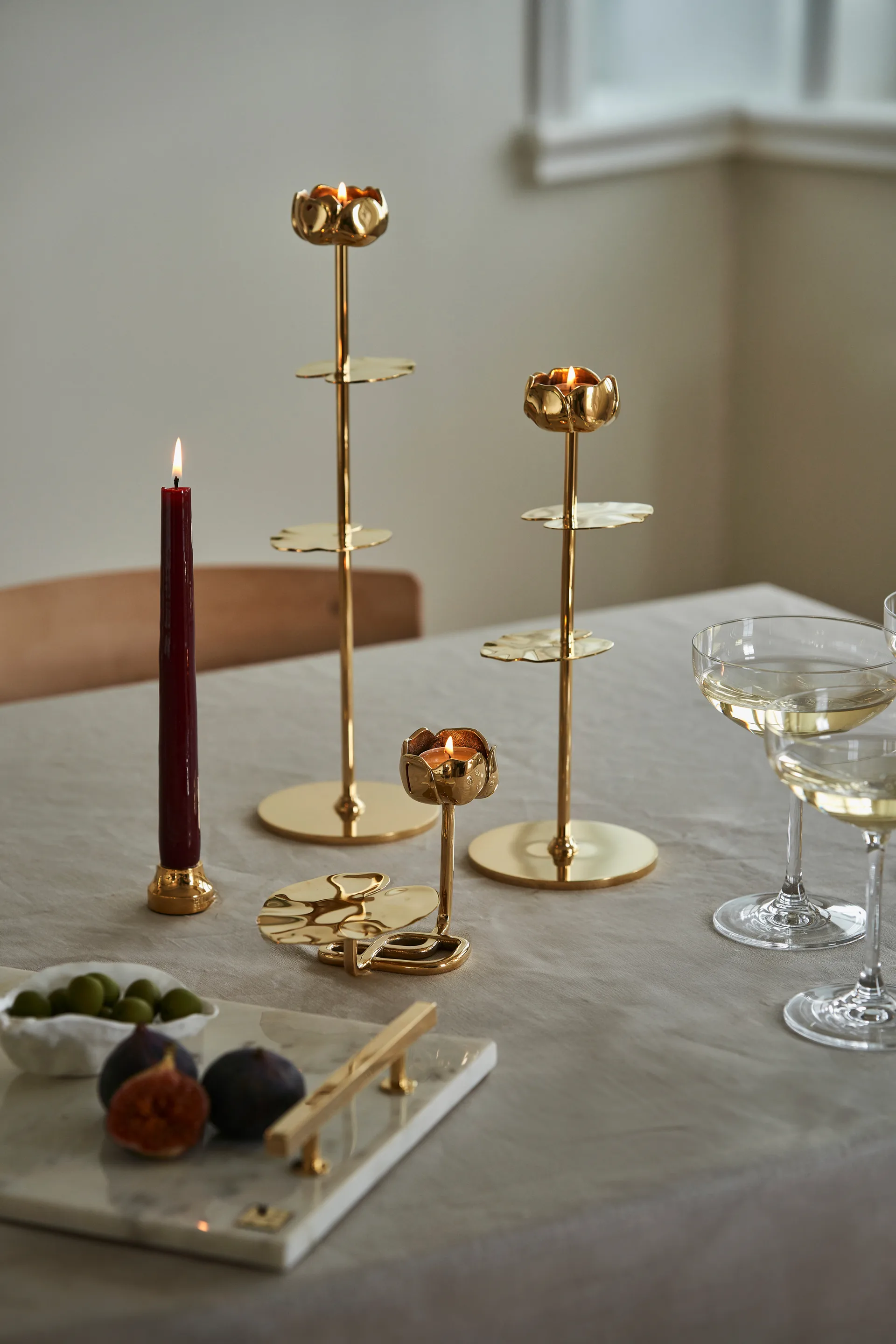 Ninfea Alta candlestick 40 cm, Brass Hilke Collection
