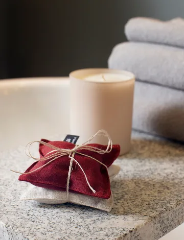 Lavender Scent pillow 9x9 cm - Lingonberry-oatmeal - Himla