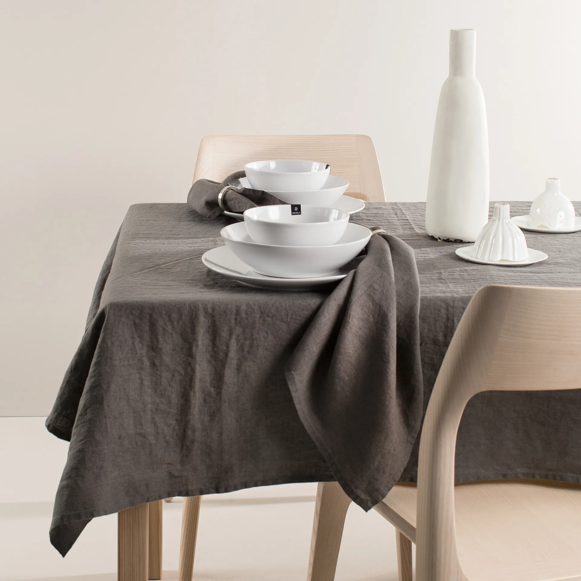 Sunshine tablecloth 140x250 cm, Charcoal (dark grey) Himla