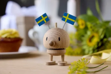 Hoptimist Celebration Bumble figurine - S, raw oak, Sweden - Hoptimist