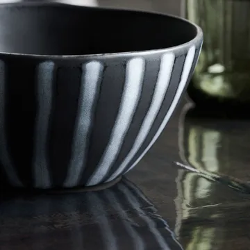 Line bowl Ø12 cm - Black-brown - House Doctor