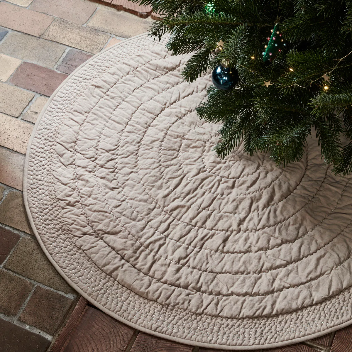 Tradition Christmas tree rug Ø120 cm, Grey House Doctor