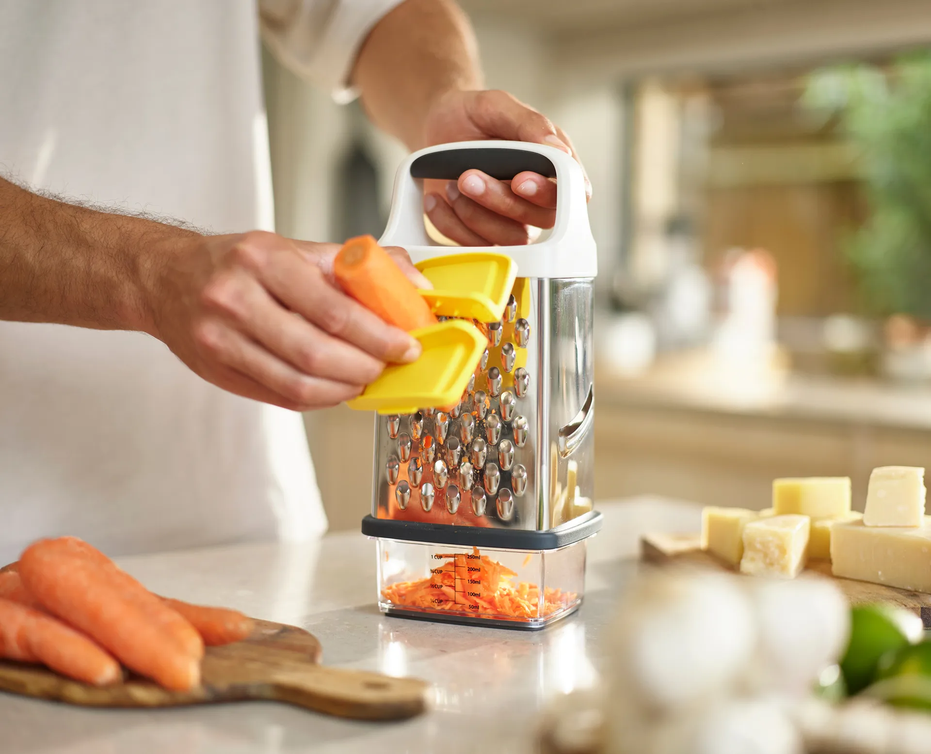 Multi grip grater with container 17 cm, Yellow Joseph Joseph
