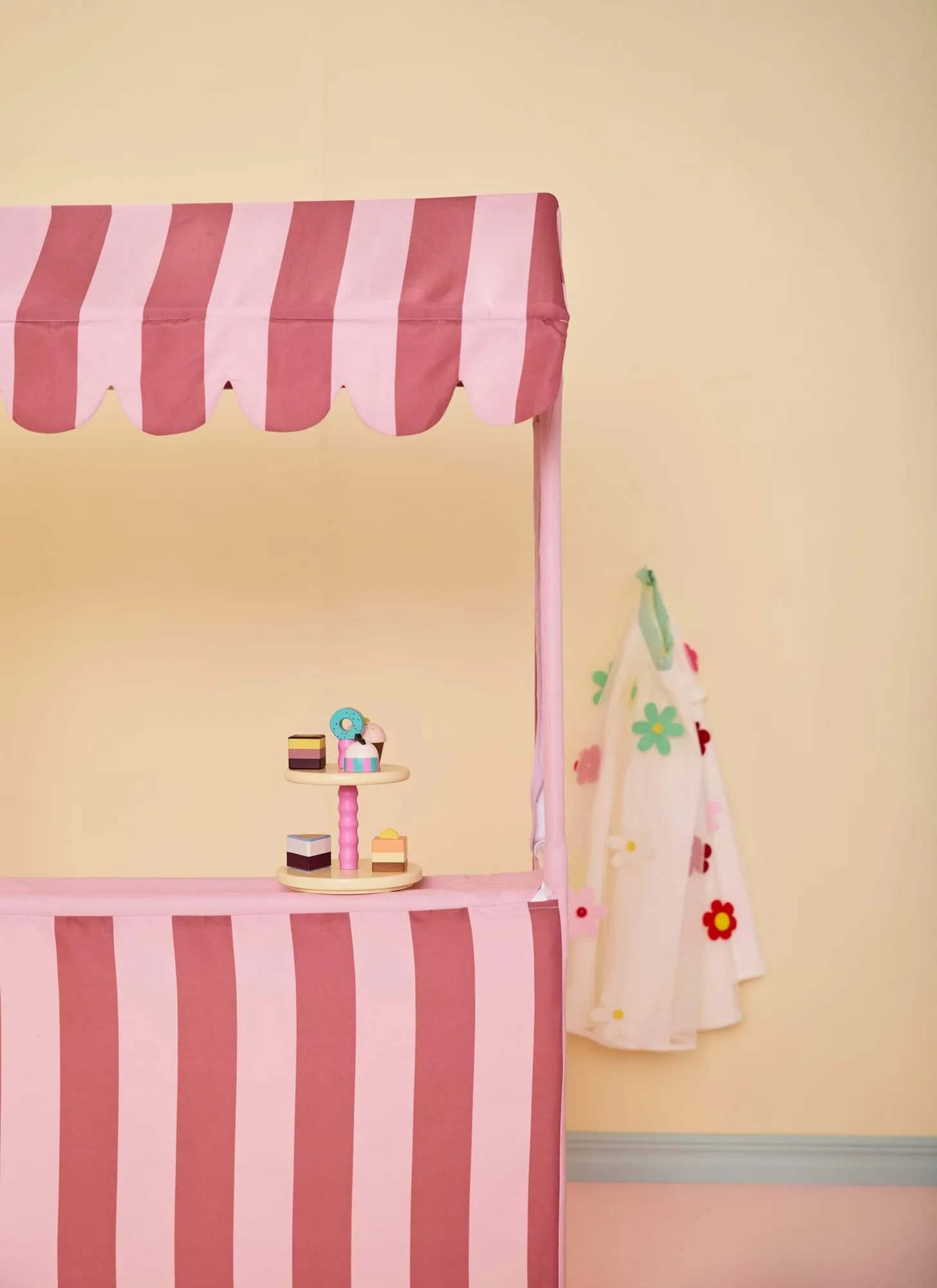 Kid's Concept market stall, Brown-pink Kid's Concept