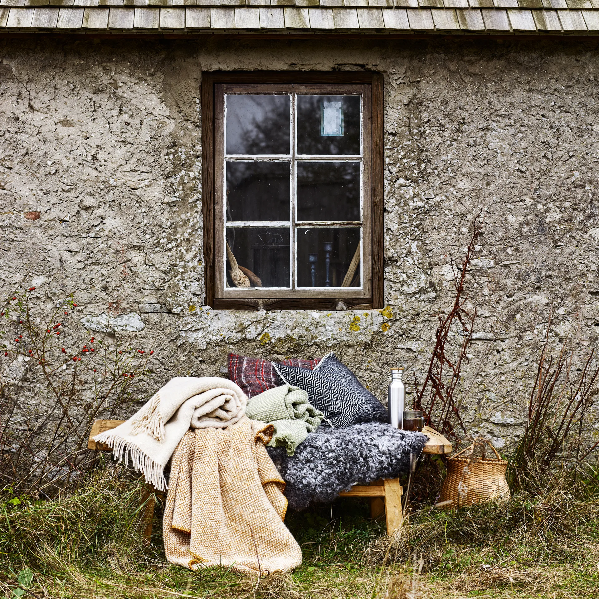 Domino wool throw, Crème caramel Klippan Yllefabrik