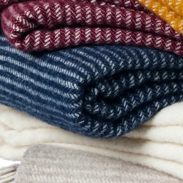 Ralph wool throw - navy - Klippan Yllefabrik