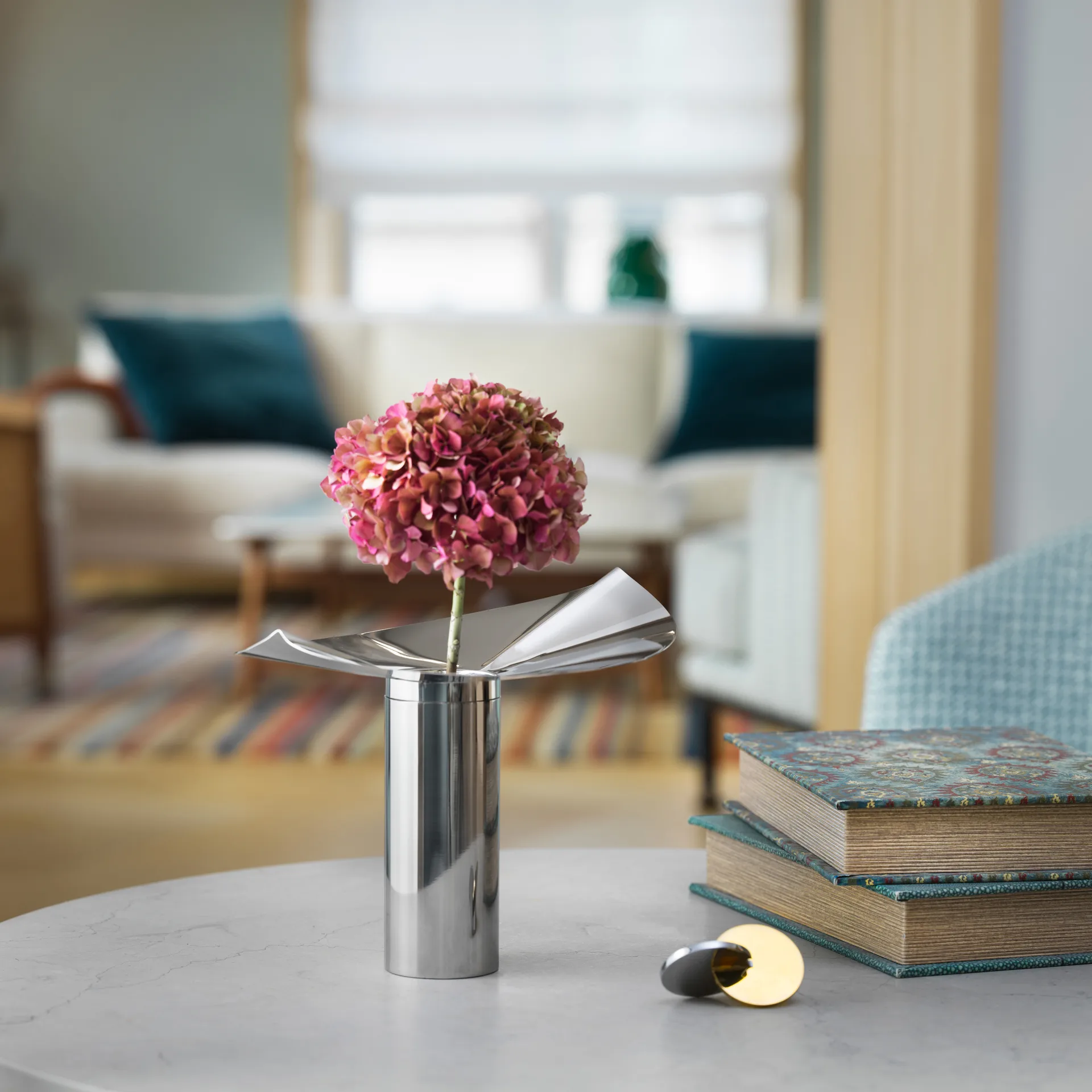 Löv vase-candle holder, Stainless steel, 22.5 cm KLONG