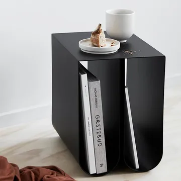 Curved side table - Black - Kristina Dam Studio