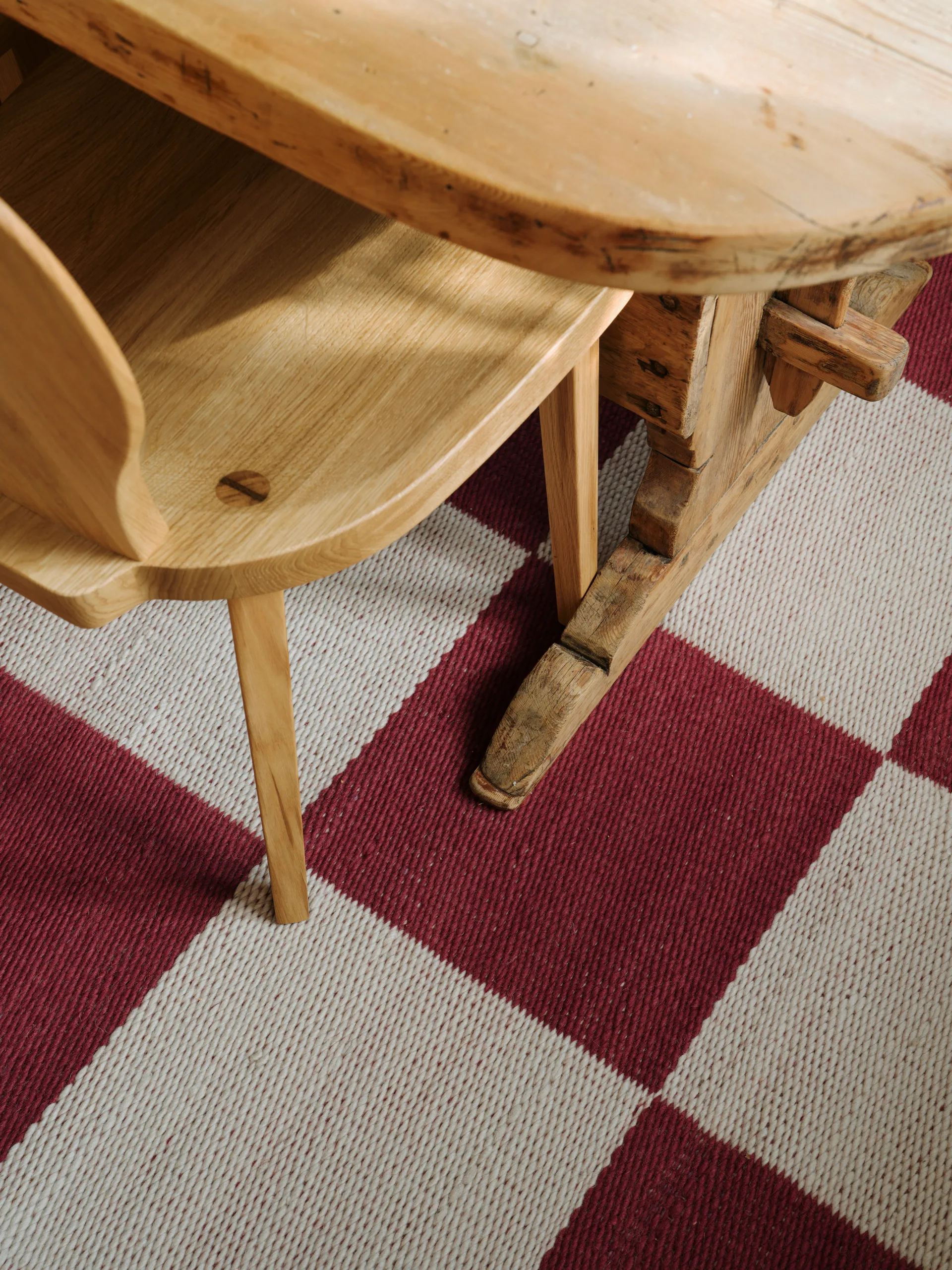 Chess wool rug, Burgundy, 140x200 cm Layered