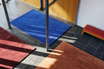 Solid Wool wool rug - Dark blue, 200x300 cm - Layered