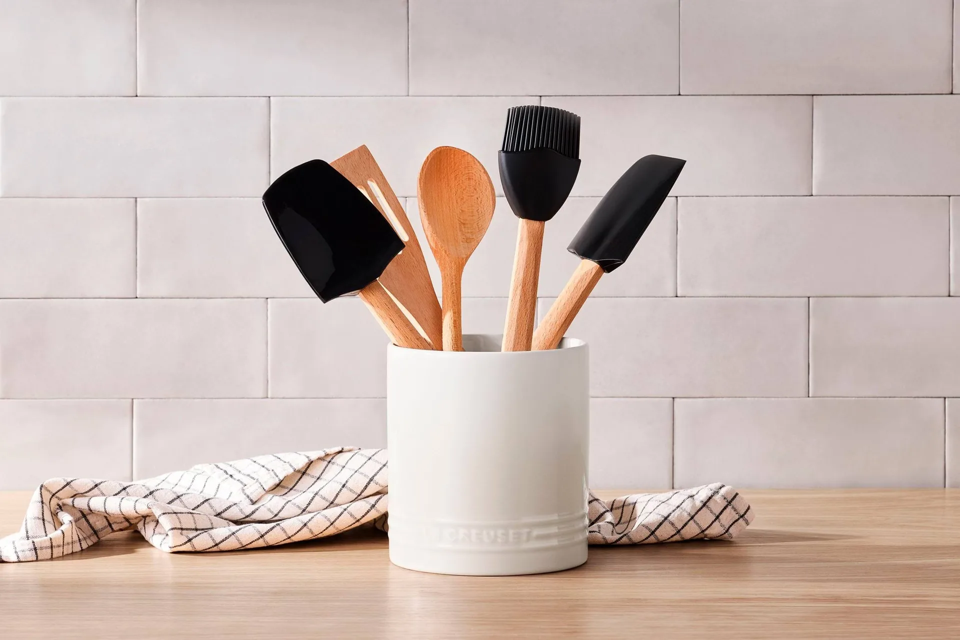 Le Creuset Signature spatula, Black, medium Le Creuset