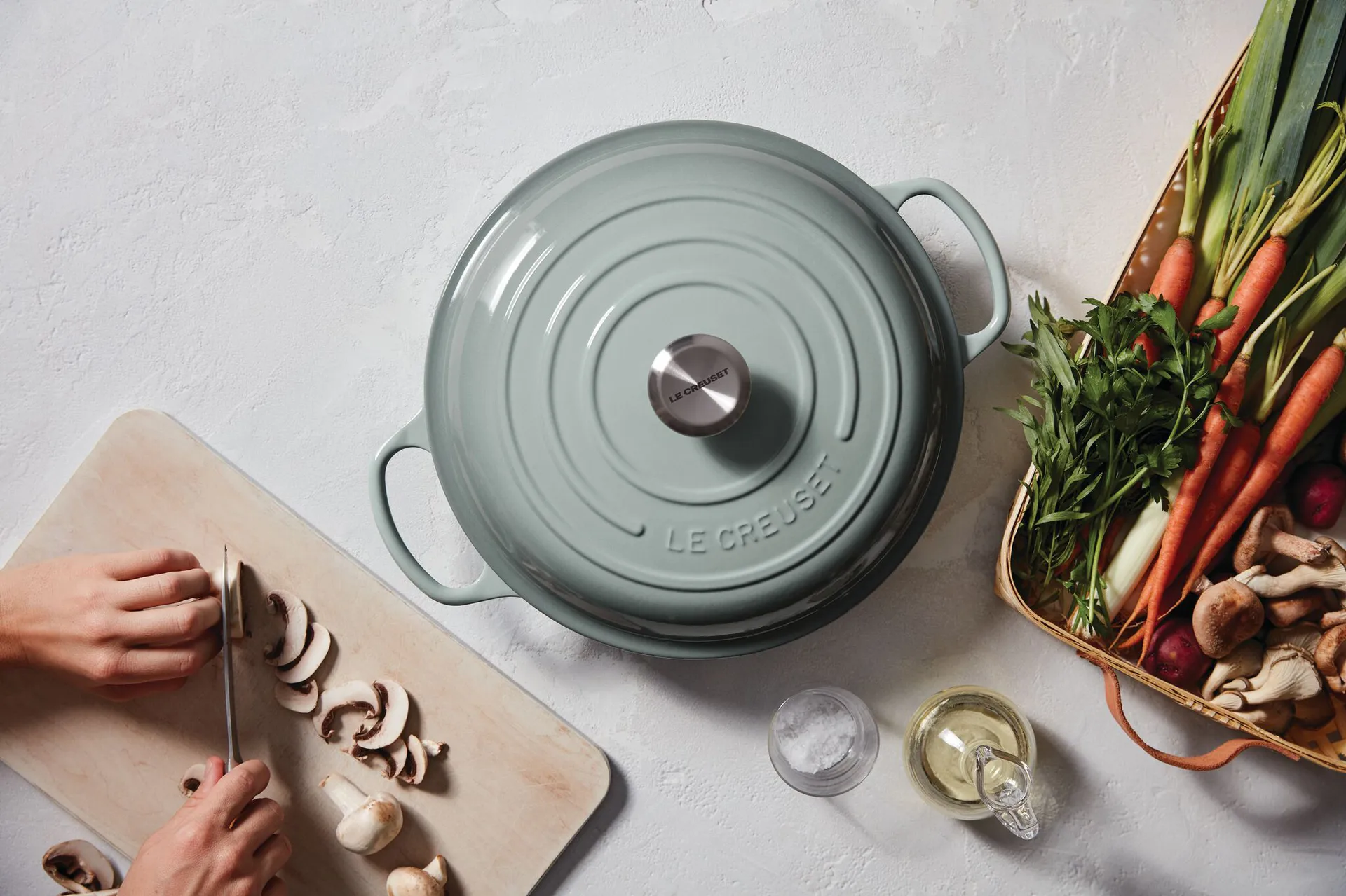 Signature shallow casserole 3.5 l, Sea Salt Le Creuset