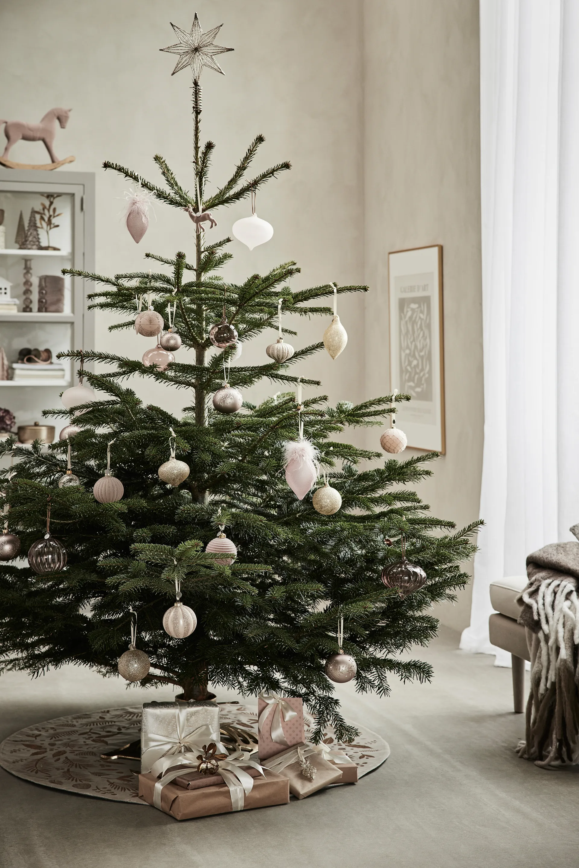 Alivinne Tree star 31 cm, light gold Lene Bjerre